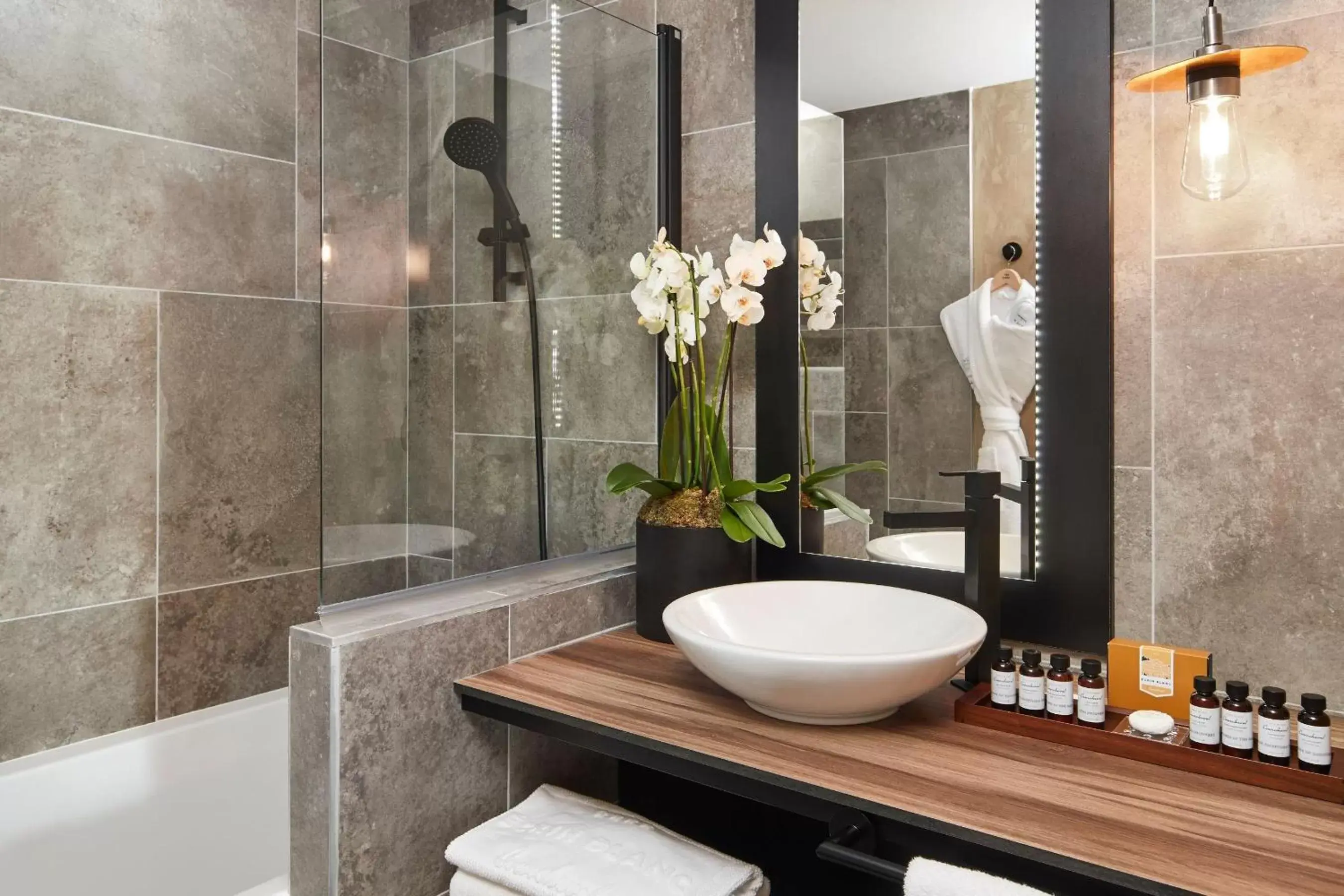 Bathroom in Ecrin Blanc Resort Courchevel