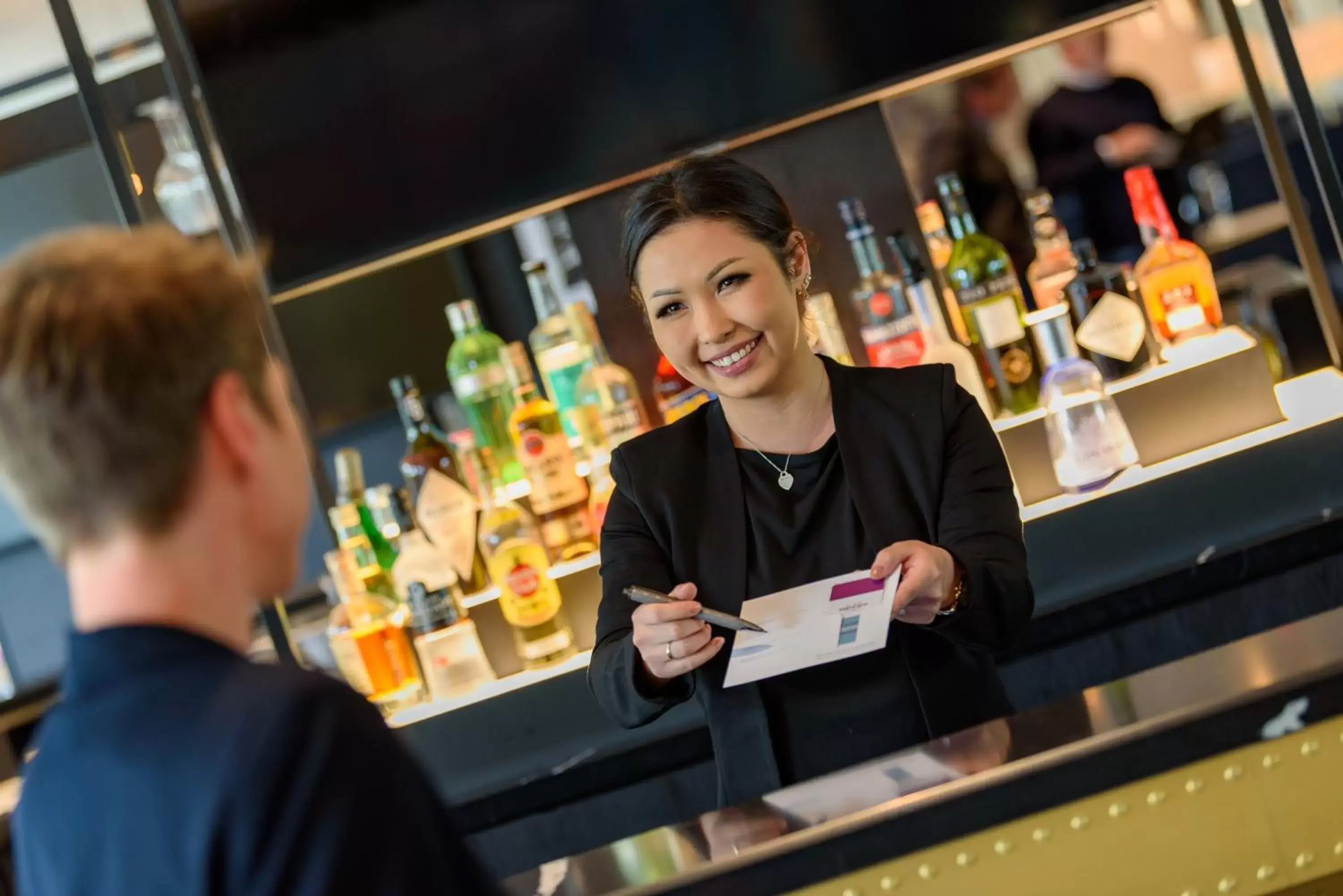 Lobby or reception in Mercure Neu-Isenburg