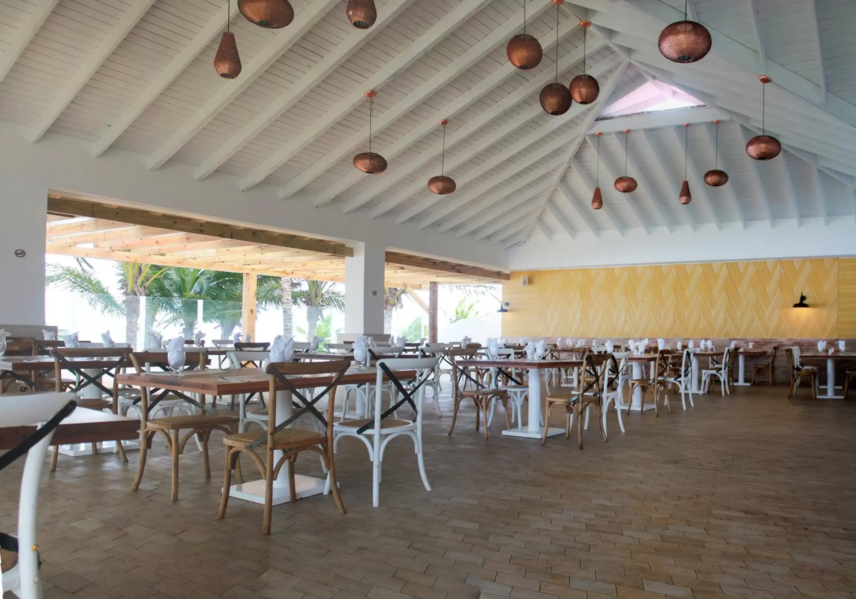 Meals in Viva Tangerine by Wyndham, A Trademark All Inclusive