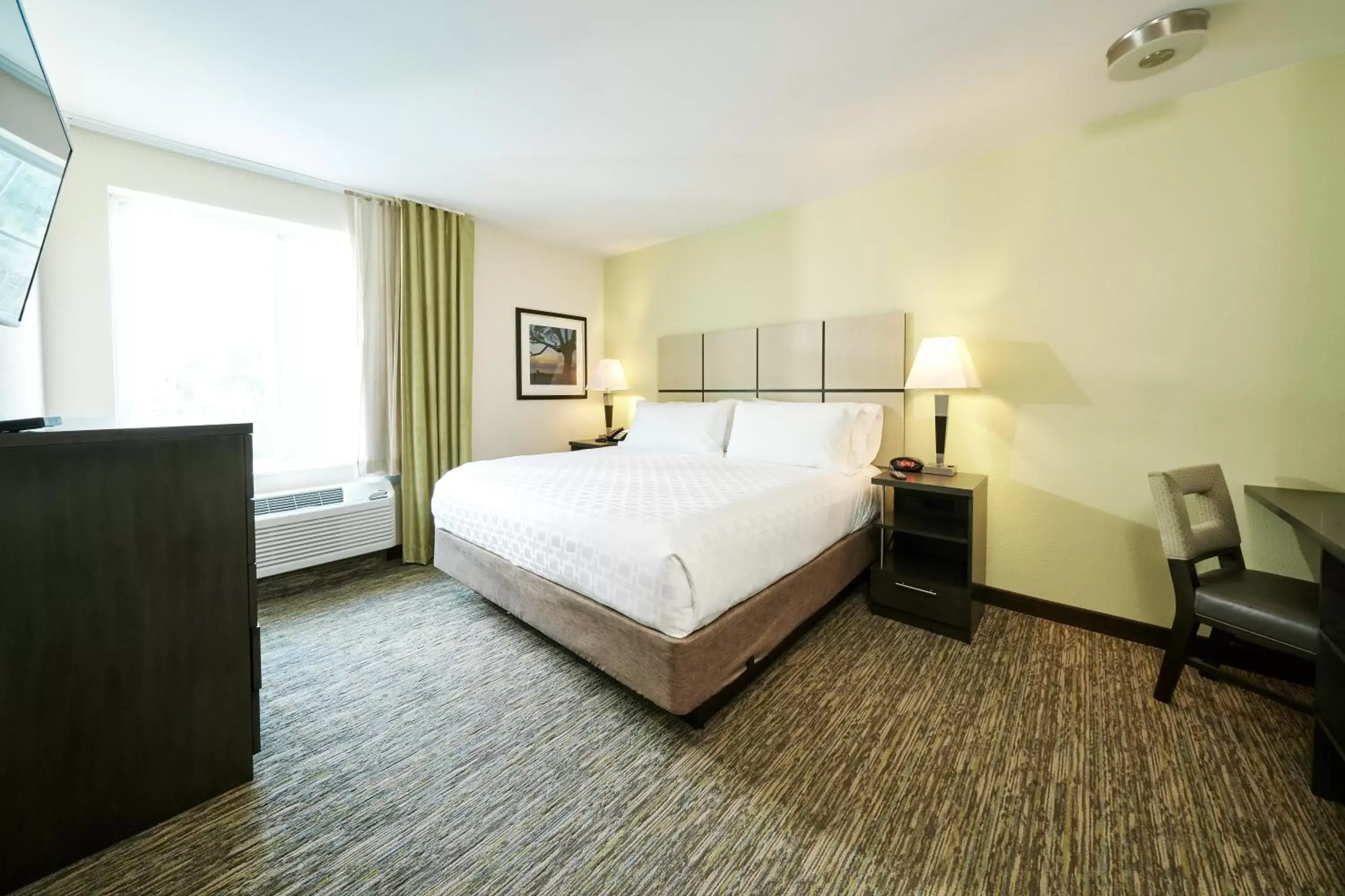 Photo of the whole room, Bed in Candlewood Suites Columbus-Northeast, an IHG Hotel