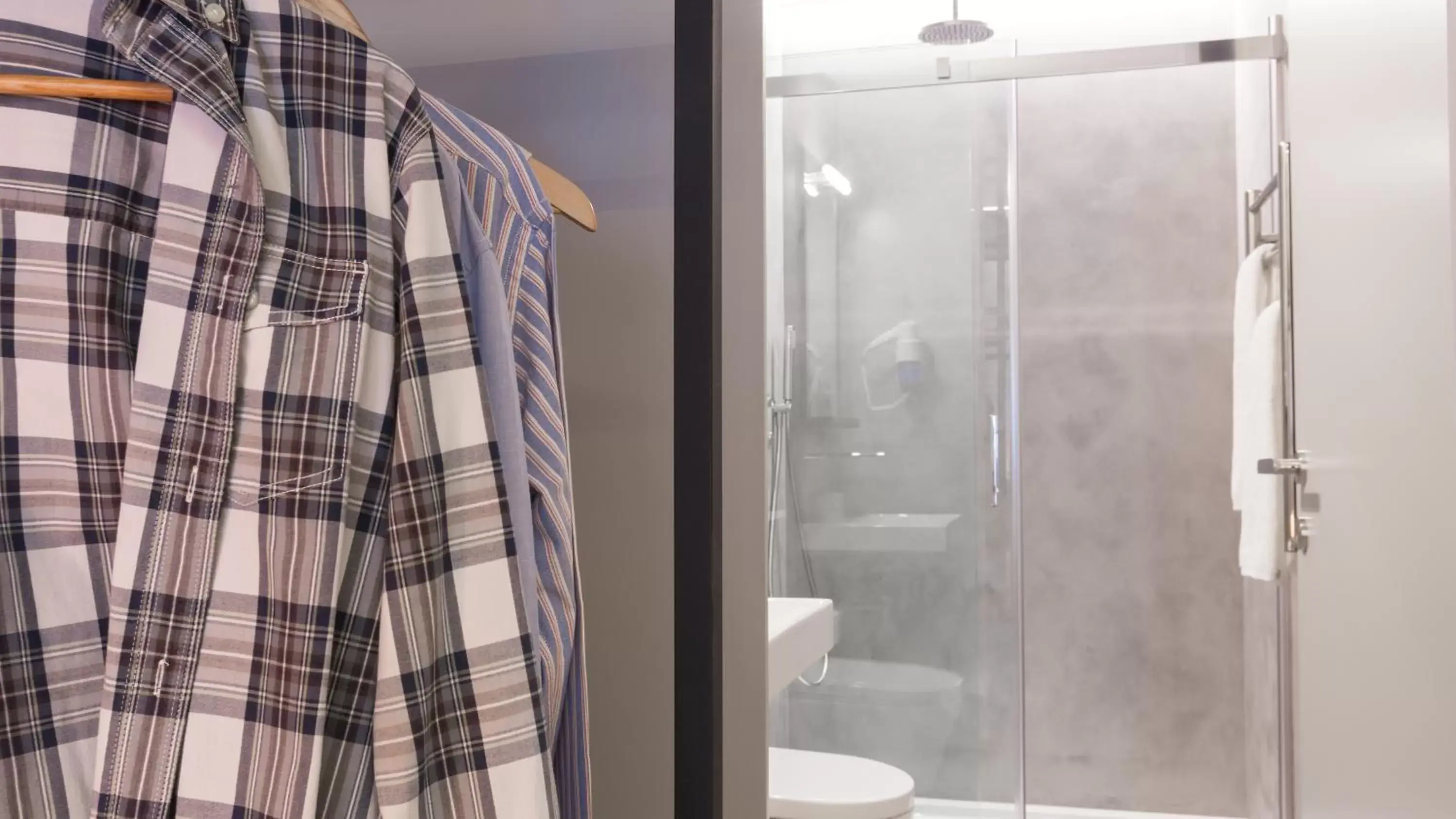 Shower, Bathroom in Braga Heritage Lofts