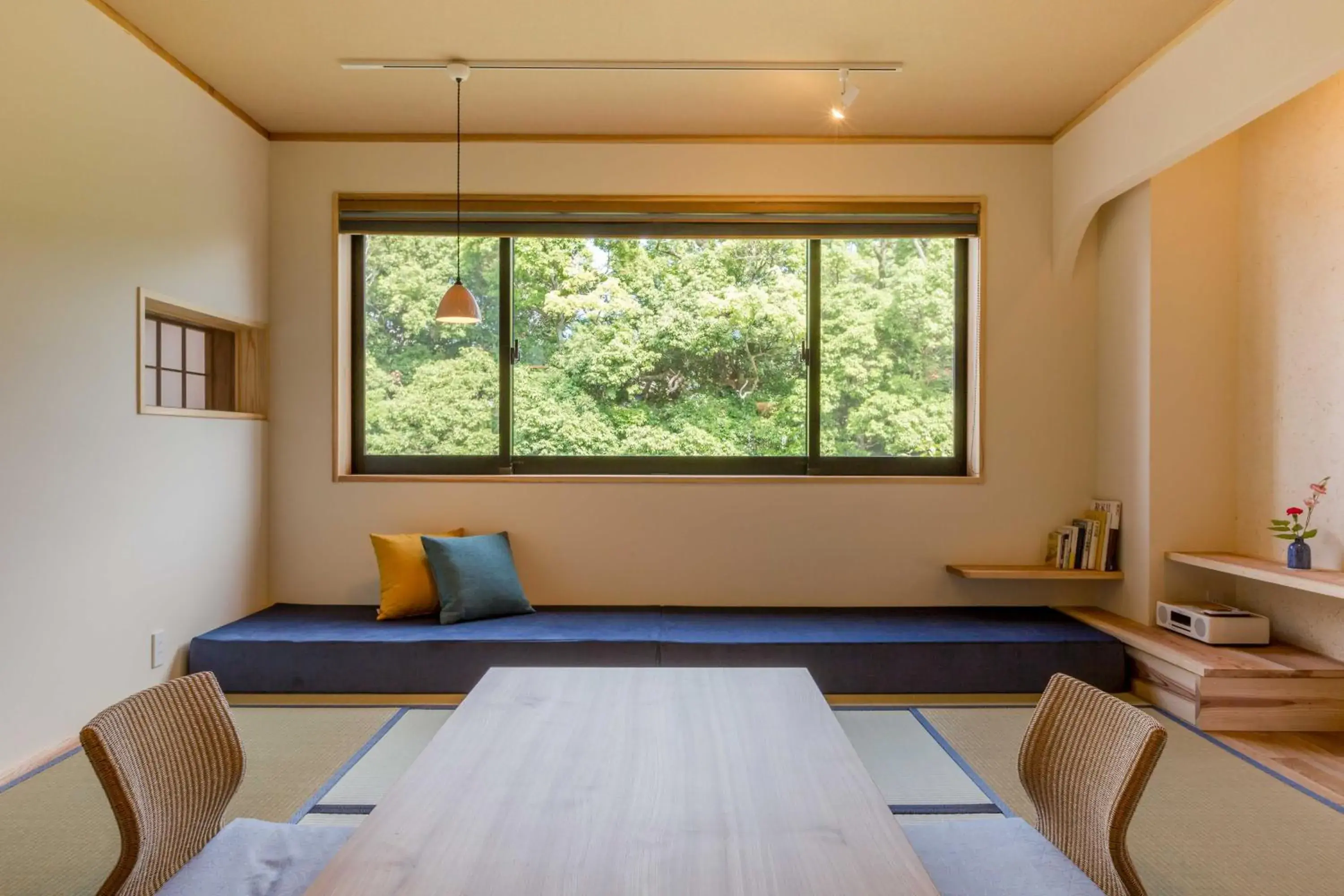 Photo of the whole room, Seating Area in Ryokan Oomuraya