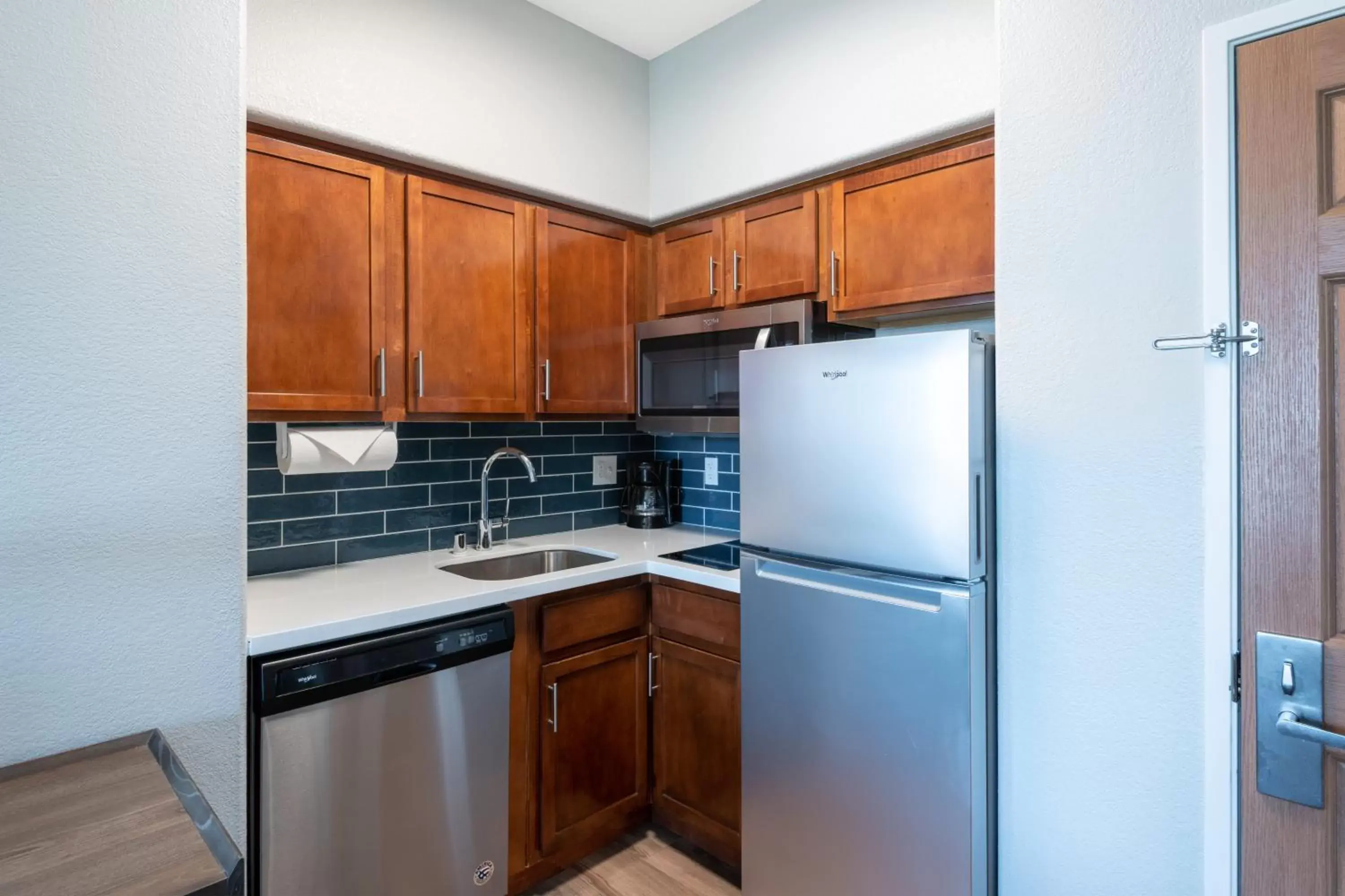 Photo of the whole room, Kitchen/Kitchenette in Staybridge Suites Phoenix-Glendale