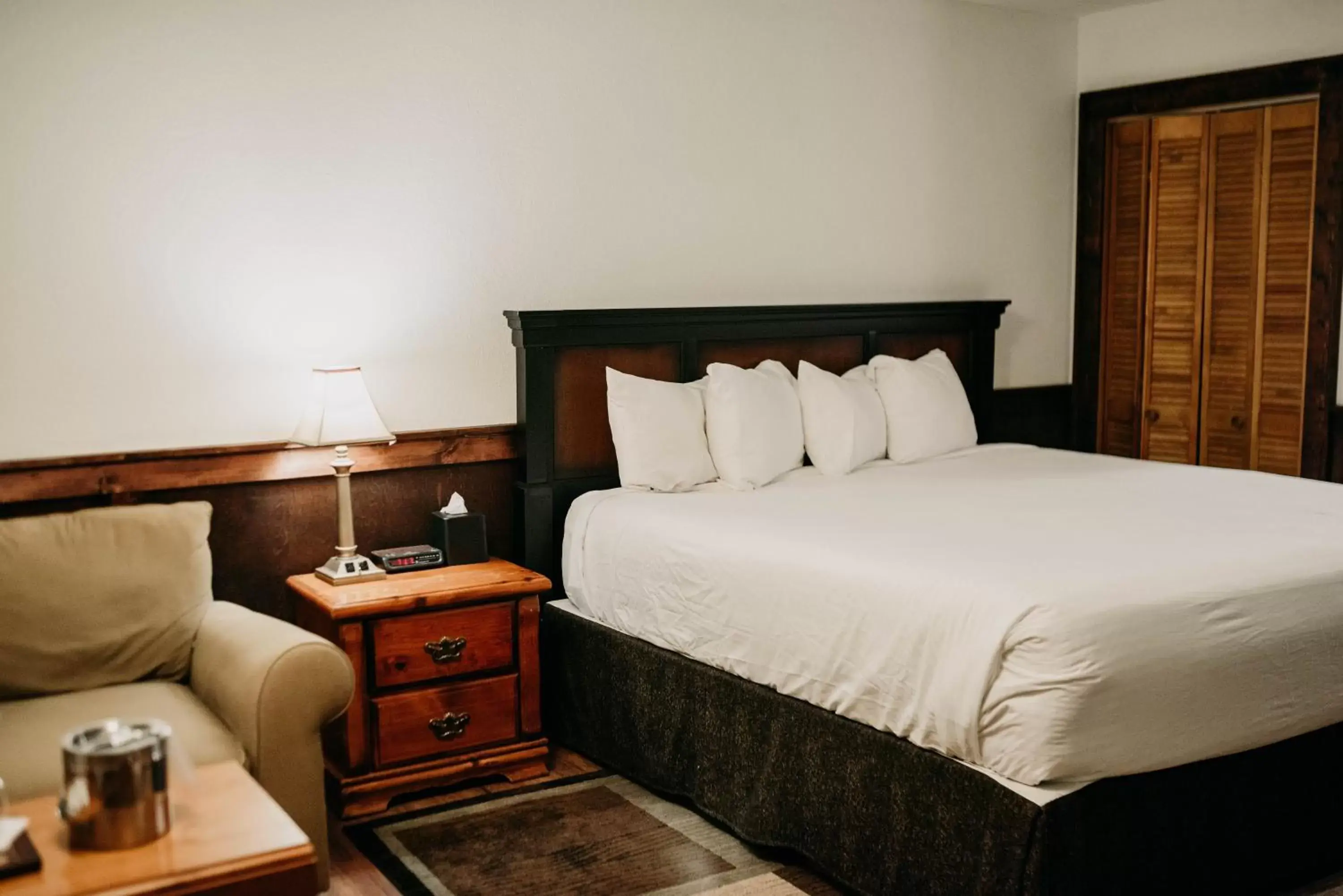 Bedroom, Bed in Sylvan Valley Lodge and Cellars