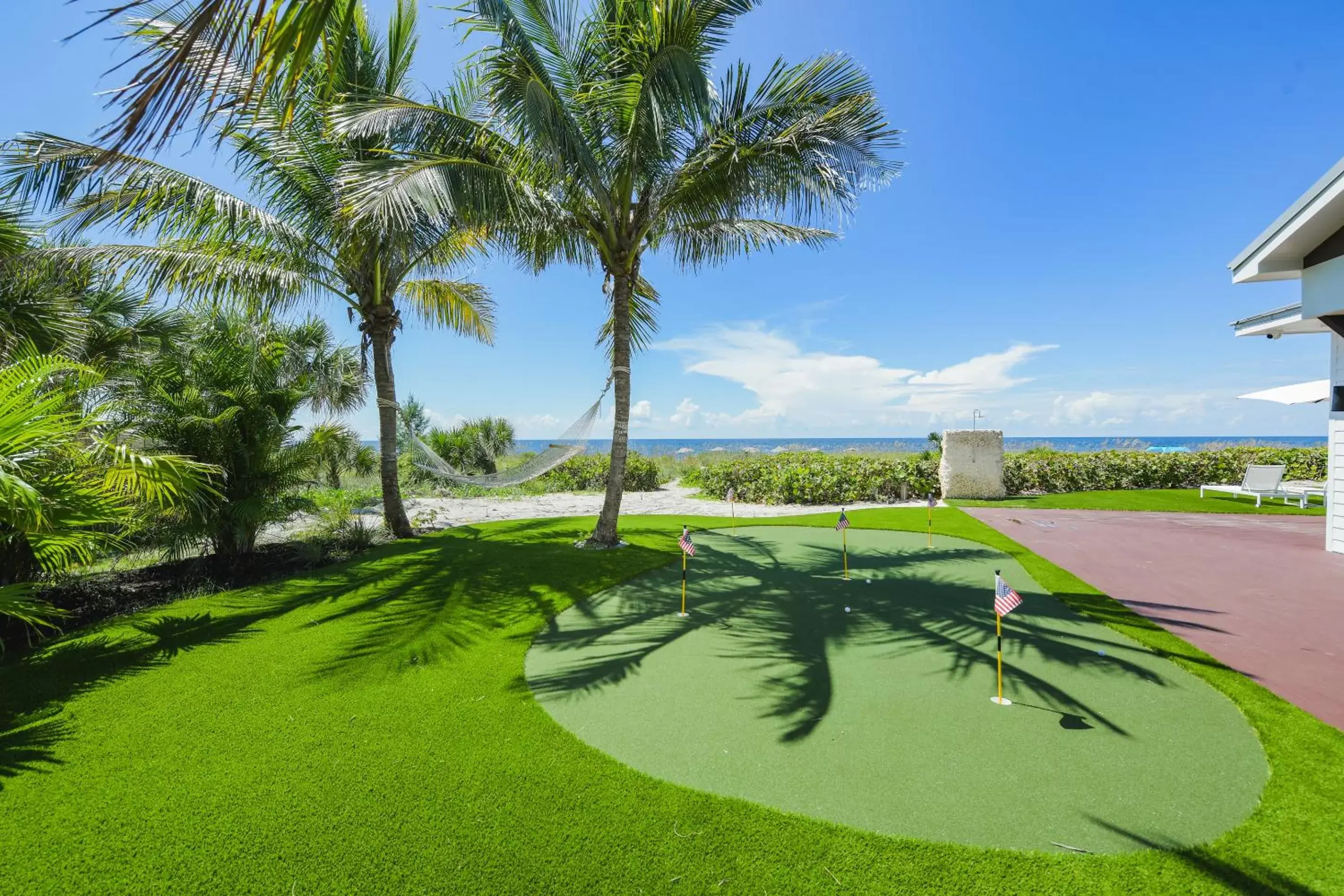 Garden in Casey Key Resorts - Beachfront