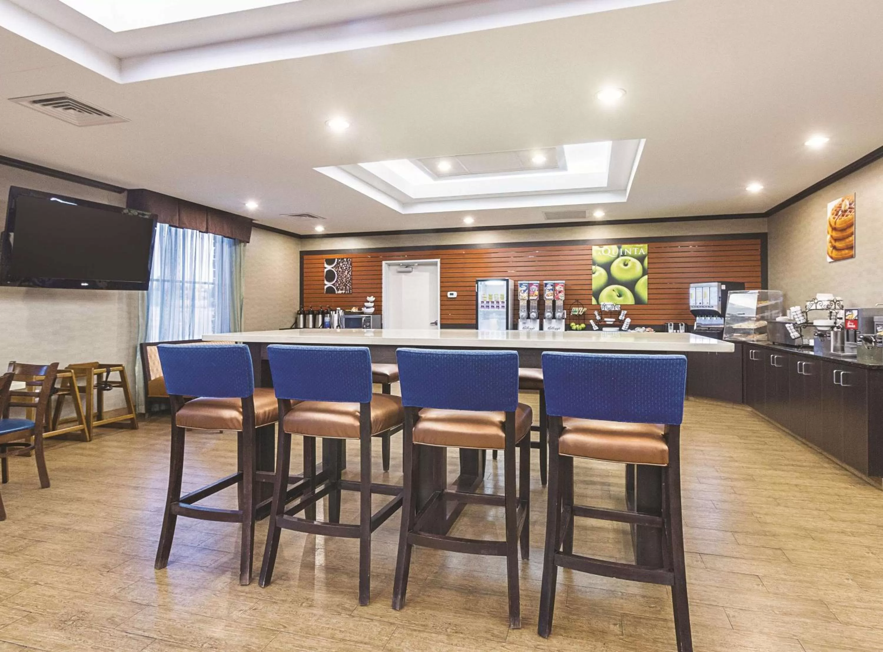 Restaurant/places to eat in La Quinta Inn & Suites Casino and Bar by Wyndham Glendive