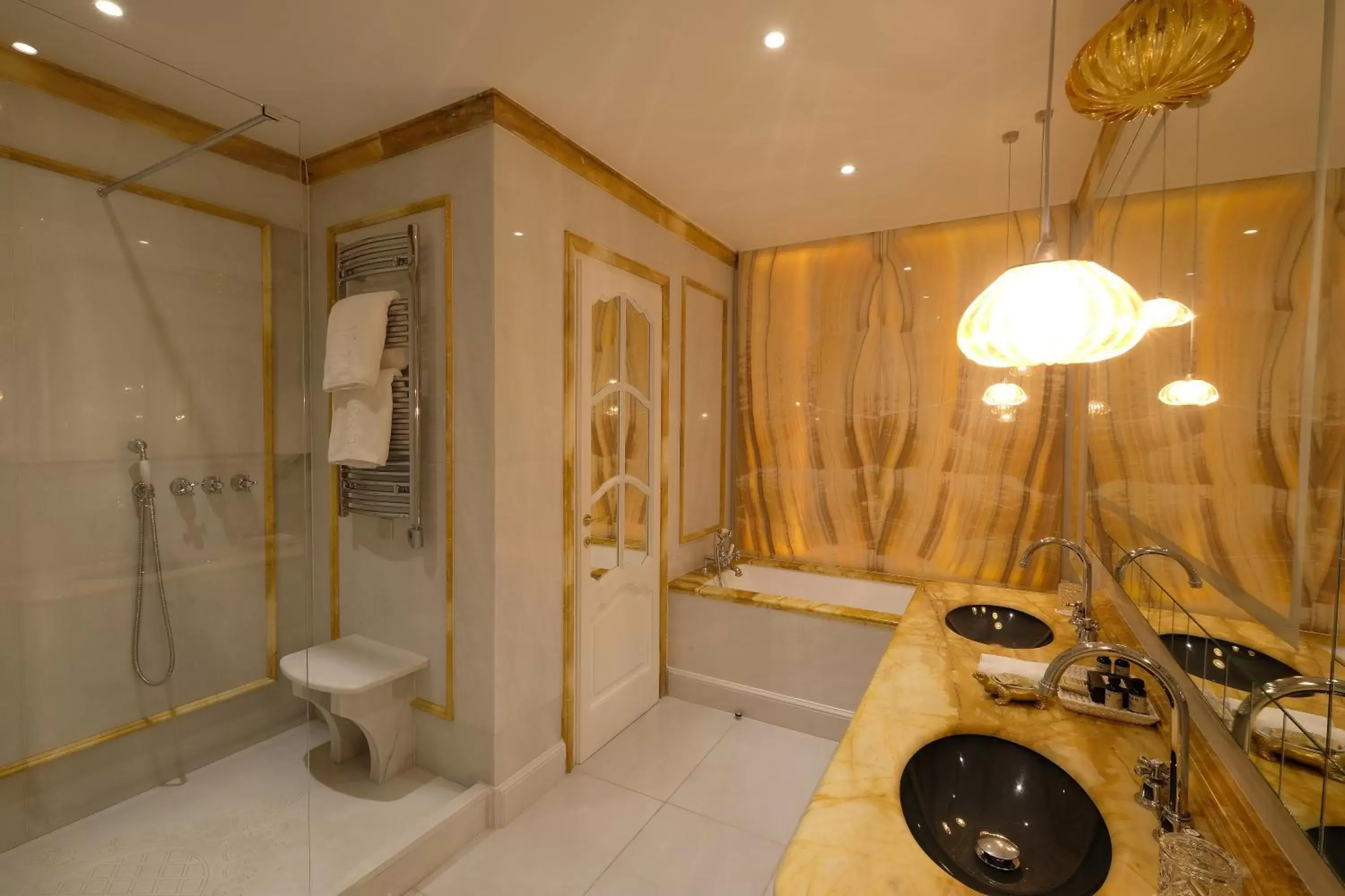 Bathroom in Villa Gallici Hôtel & Spa