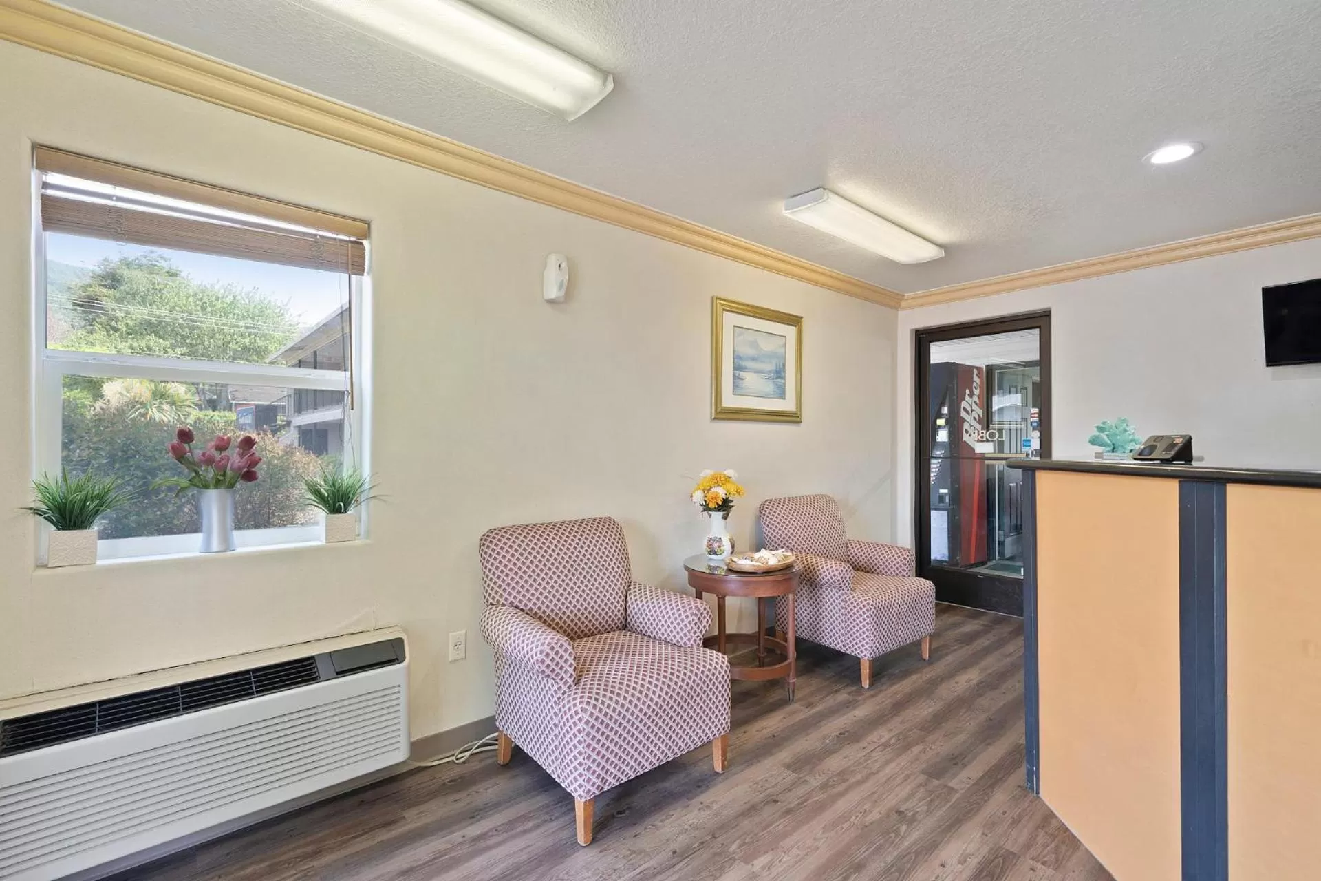 Lobby or reception in Garibaldi Inn at the Bay