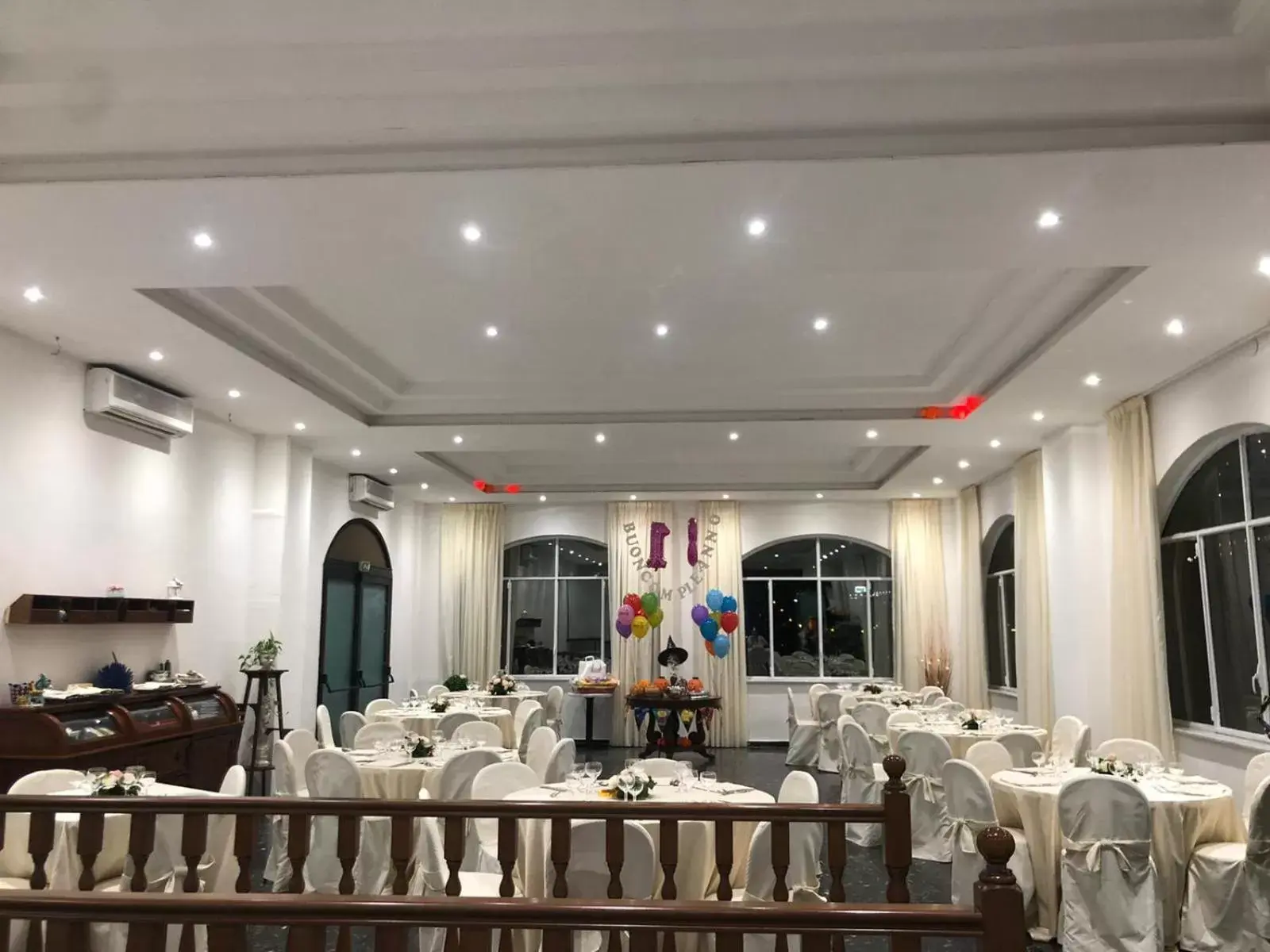 Lounge or bar, Restaurant/Places to Eat in Vietri Coast Hotel
