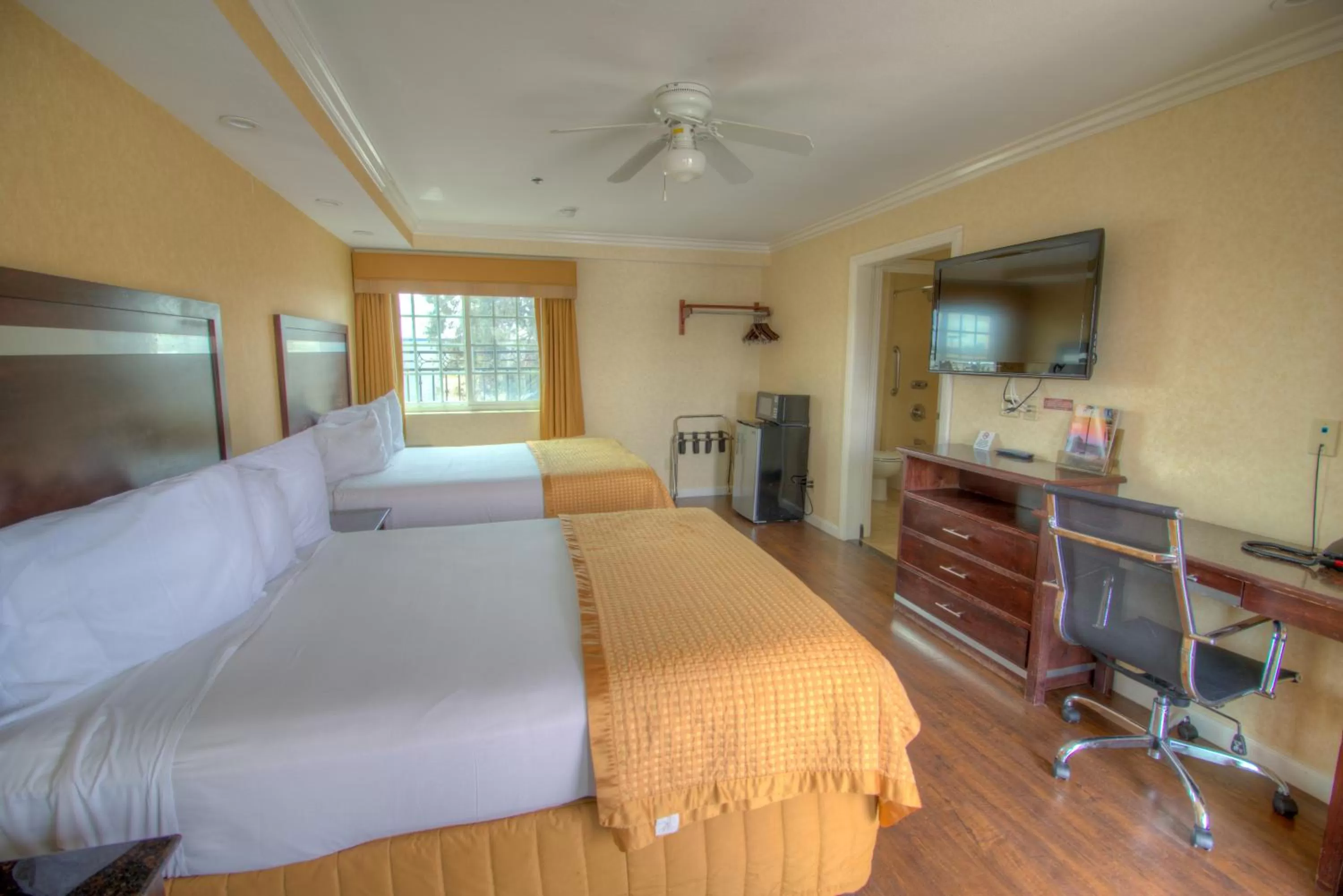 Photo of the whole room, Bed in Princess Inn