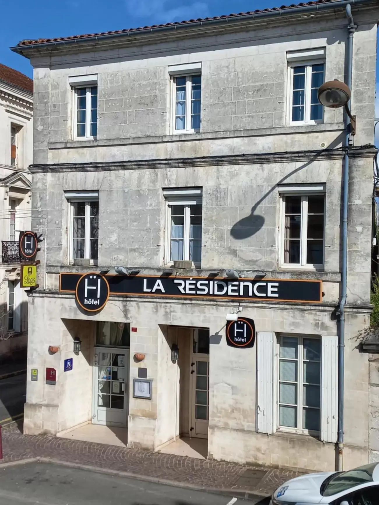 Property Building in Hôtel La Résidence