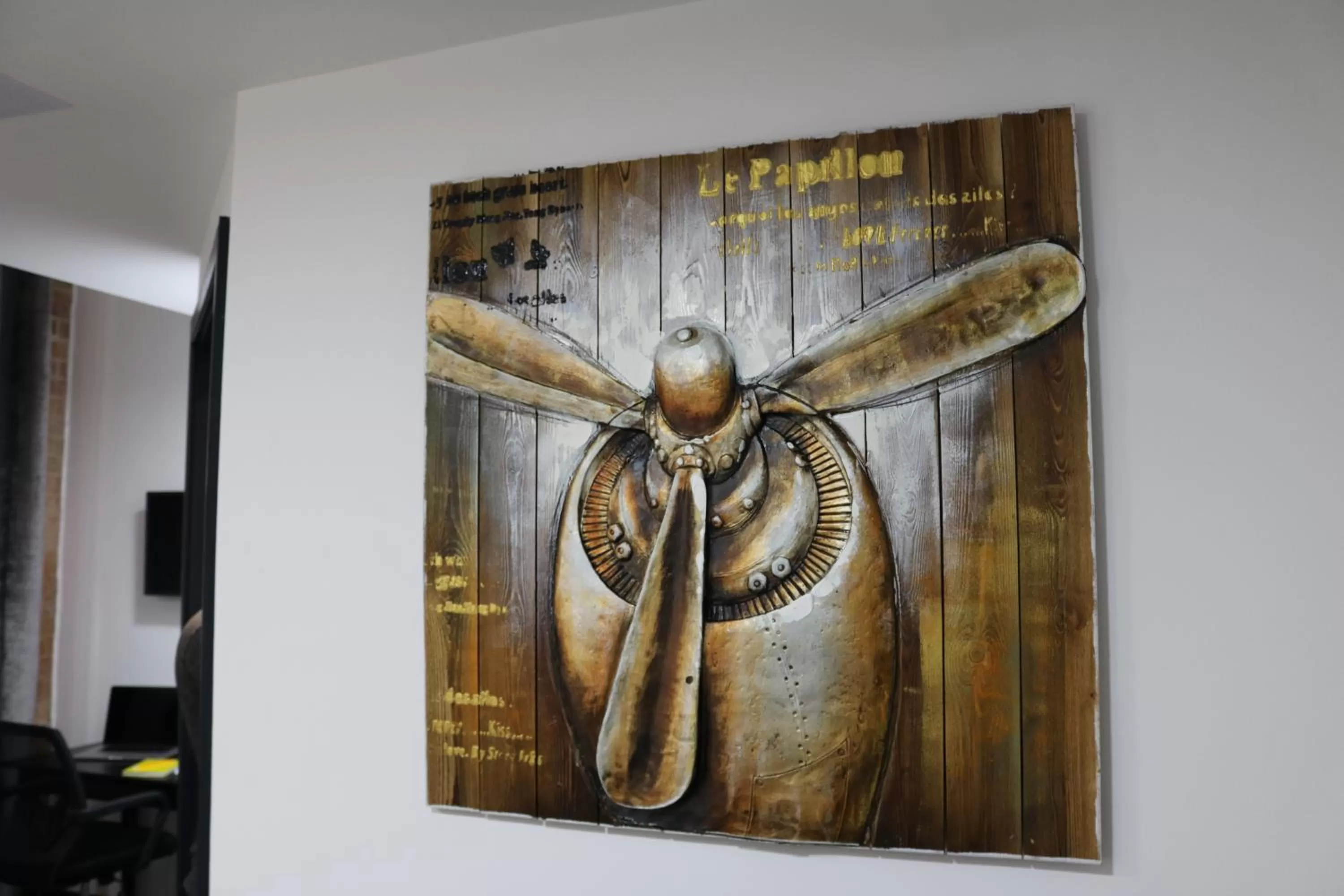 Logo/Certificate/Sign in Trivelles Regency, Nottingham