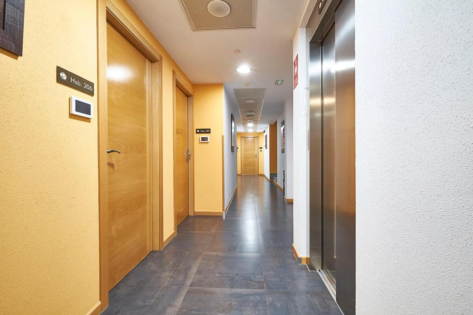 elevator in Hotel Real de Illescas