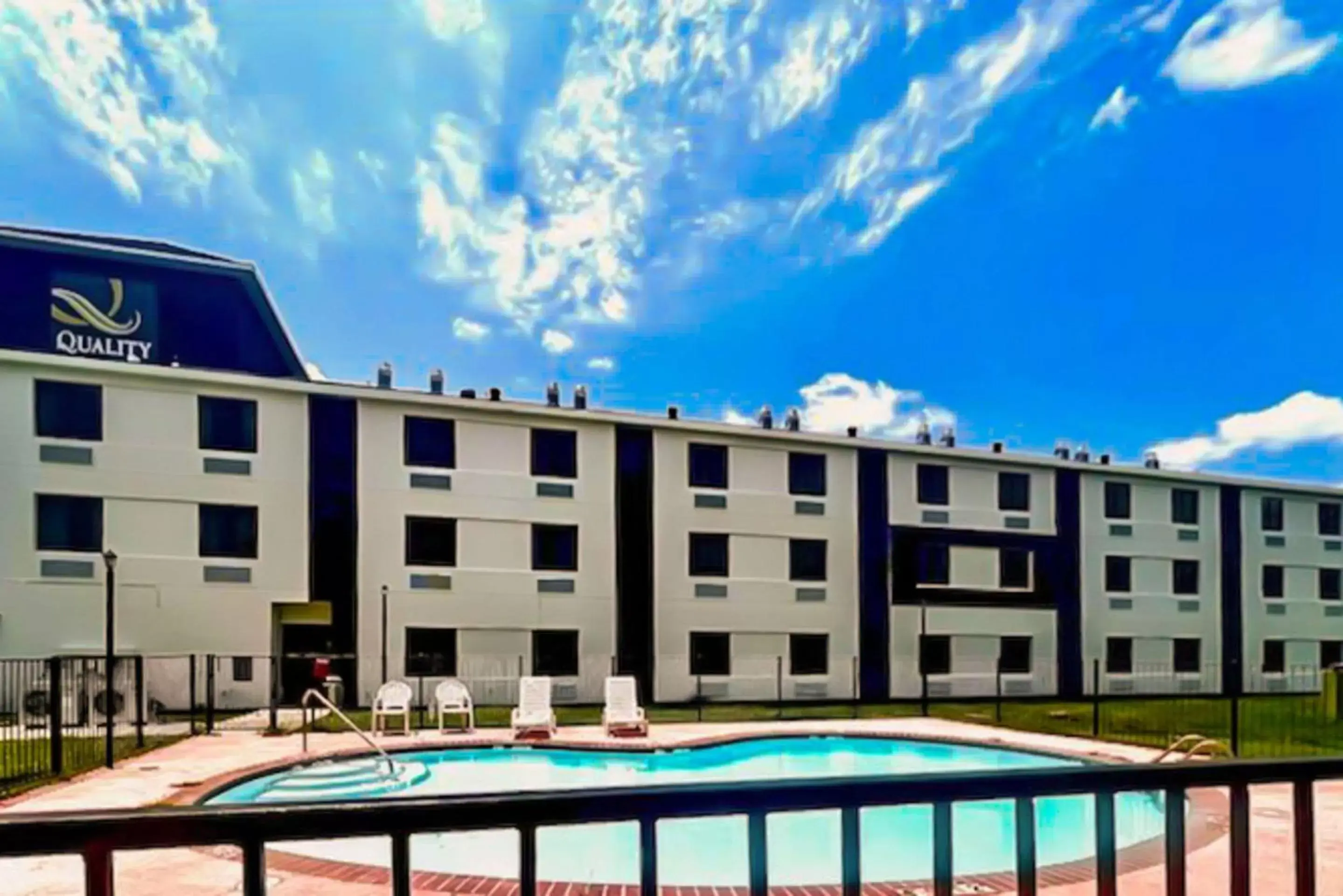 Swimming Pool in Quality Inn & Suites Lake Charles