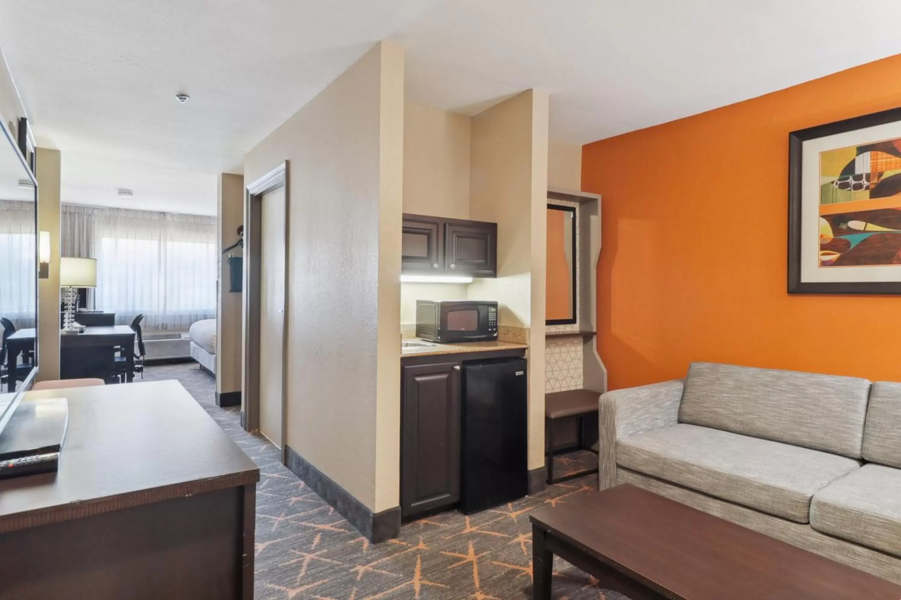 Photo of the whole room, Seating Area in Holiday Inn Hotel & Suites Slidell, an IHG Hotel