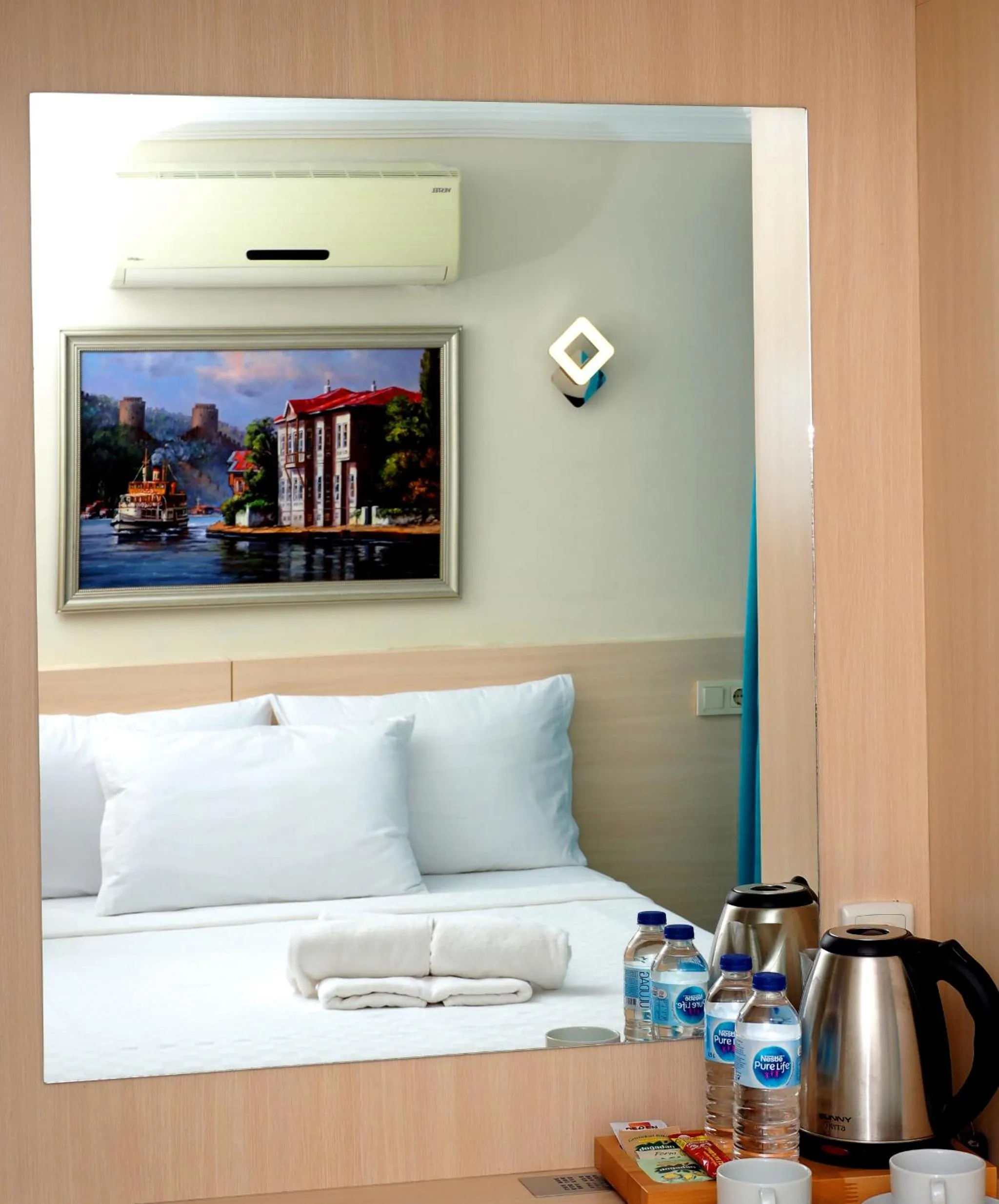 Coffee/tea facilities, Seating Area in Le Safran Palace Hotel