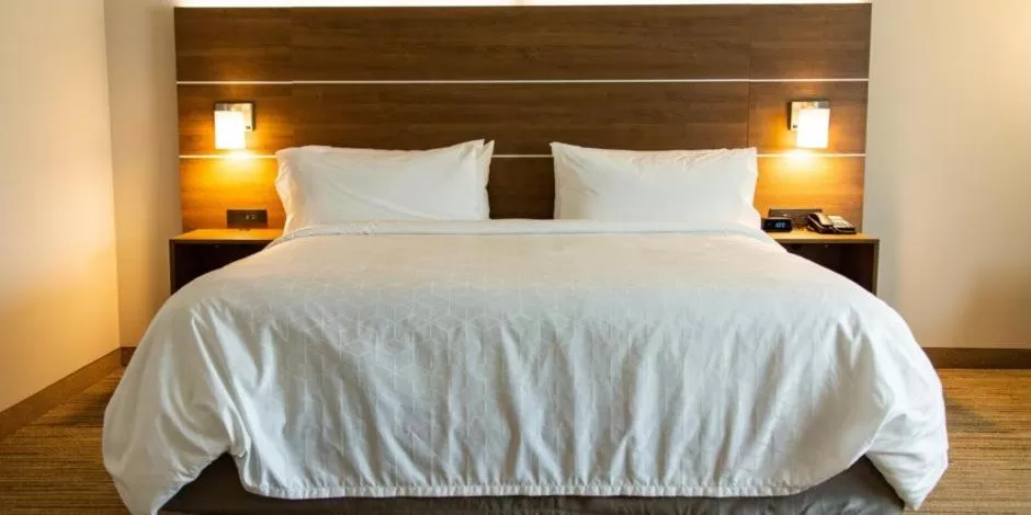 Bed in Holiday Inn Express &amp; Suites Macon North by IHG