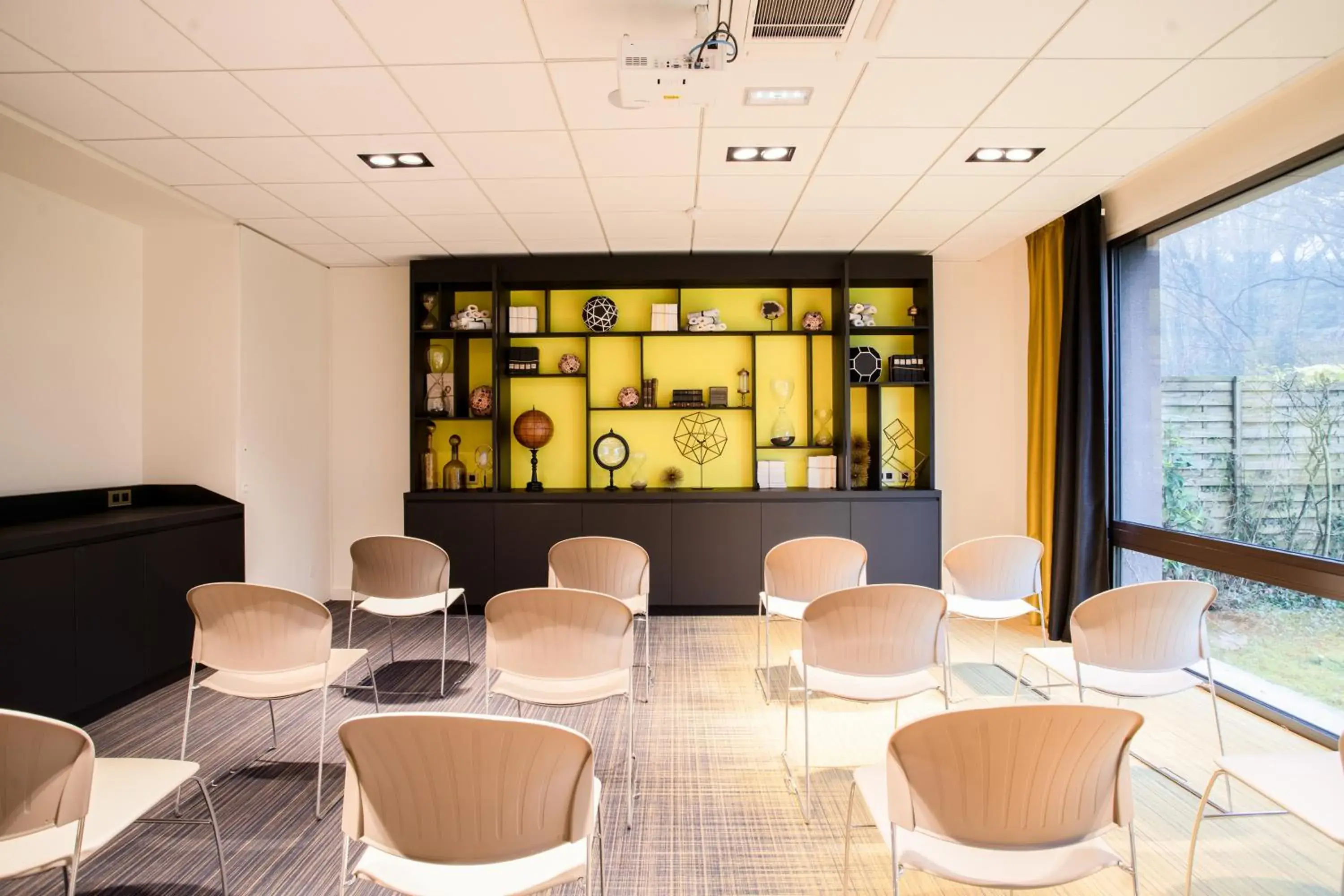 Meeting/conference room in Park & Suites Elégance Genève-Ferney Voltaire