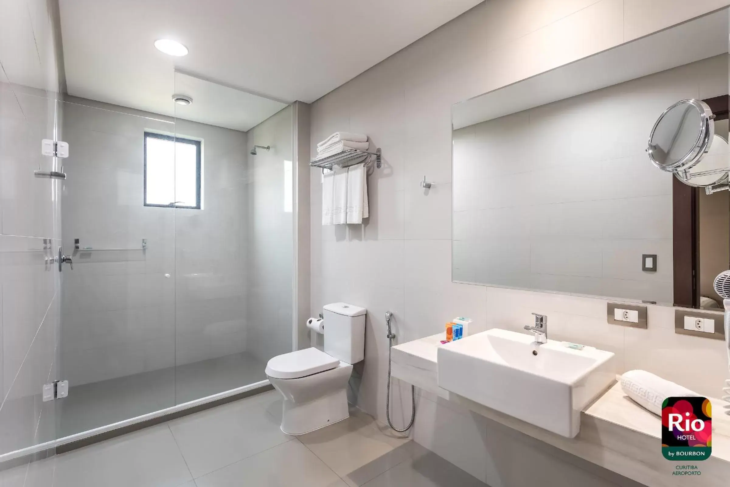 Bathroom in Rio Hotel by Bourbon Curitiba Aeroporto