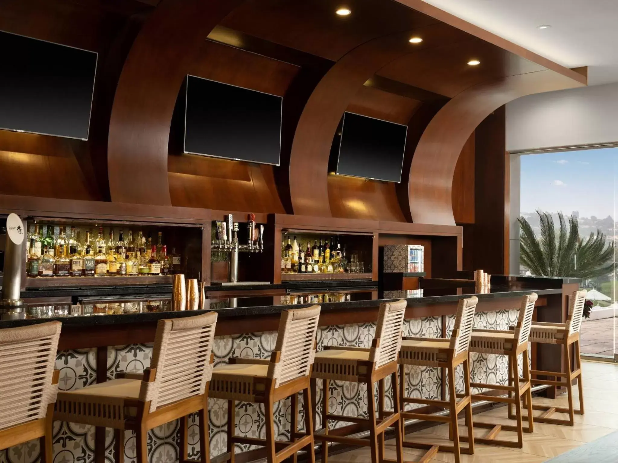 Lounge or bar, Restaurant/Places to Eat in Omni La Costa Resort & Spa Carlsbad