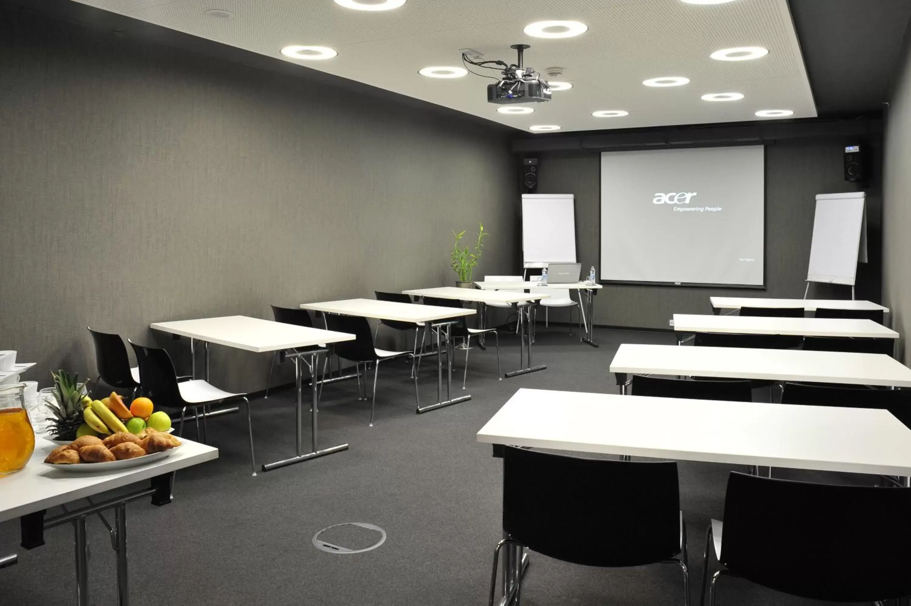 Business facilities in Design Metropol Hotel Prague