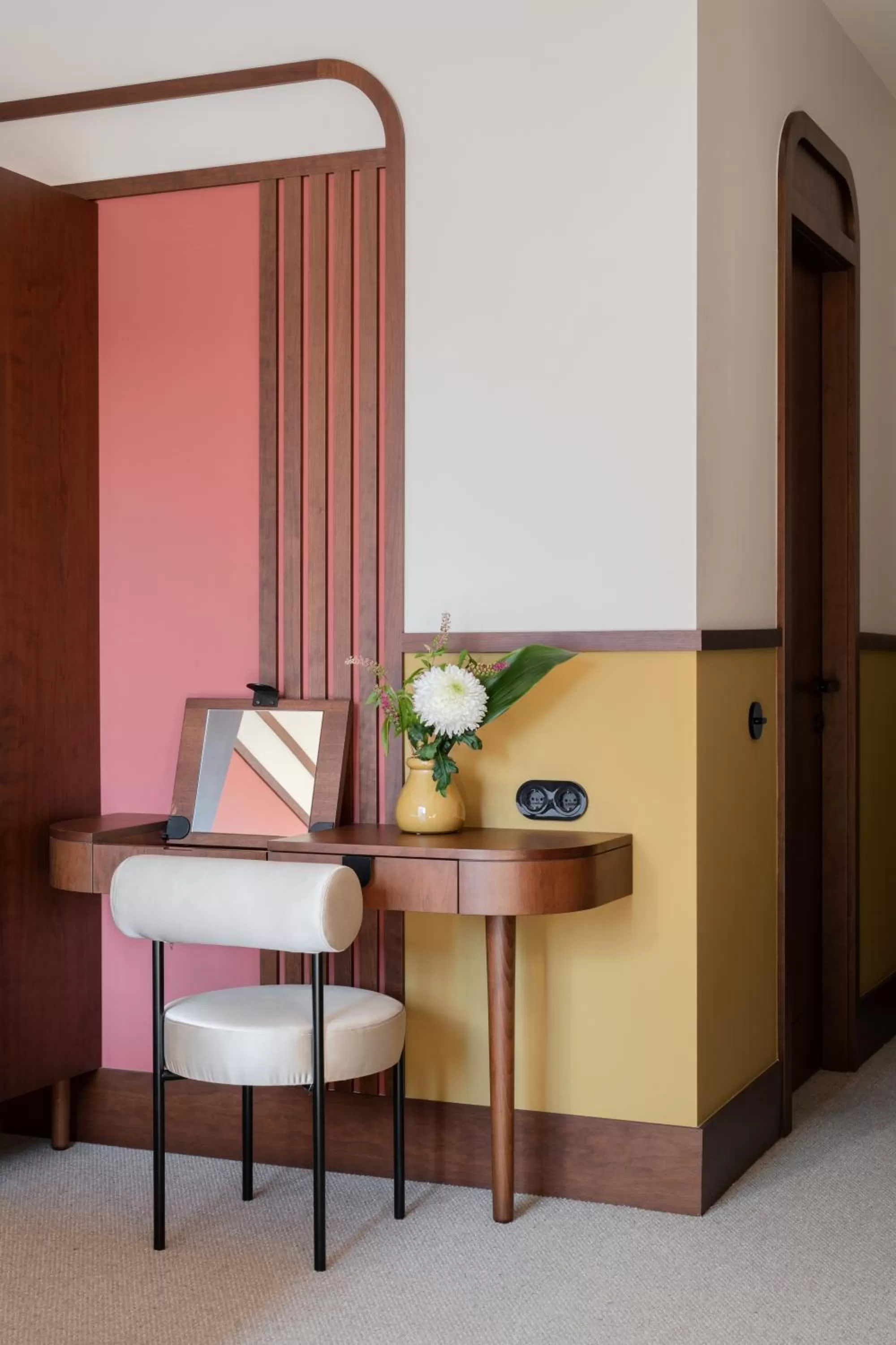 Seating area, Bed in GentleTom