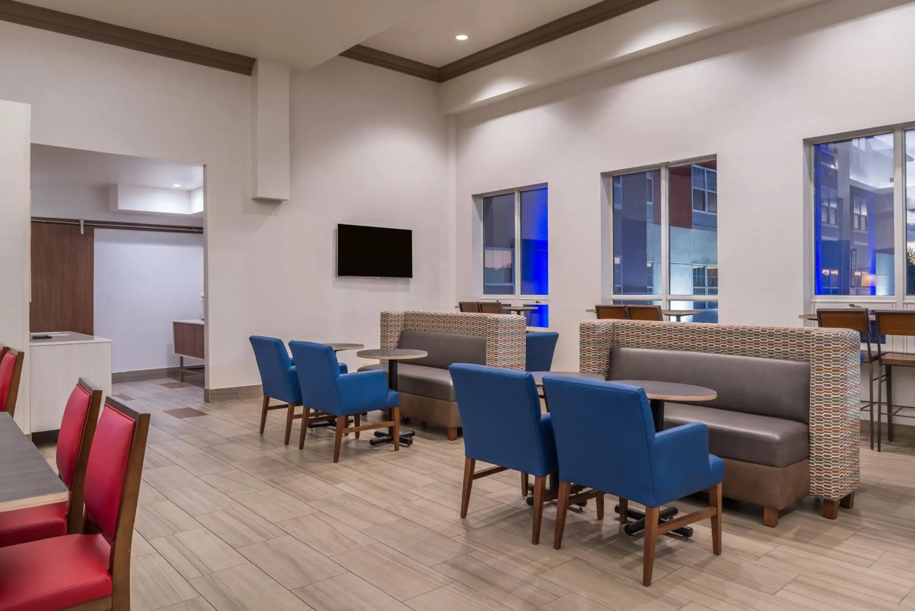 Breakfast in Holiday Inn Express Mystic by IHG Breakfast in Holiday Inn Express Mystic by IHG