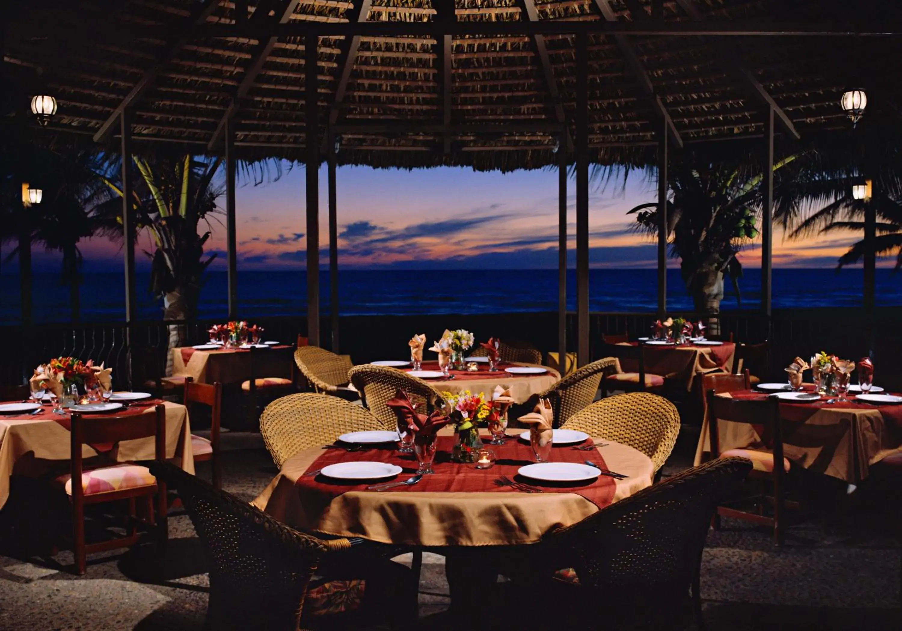 Restaurant/Places to Eat in Las Villas by Estrella del Mar