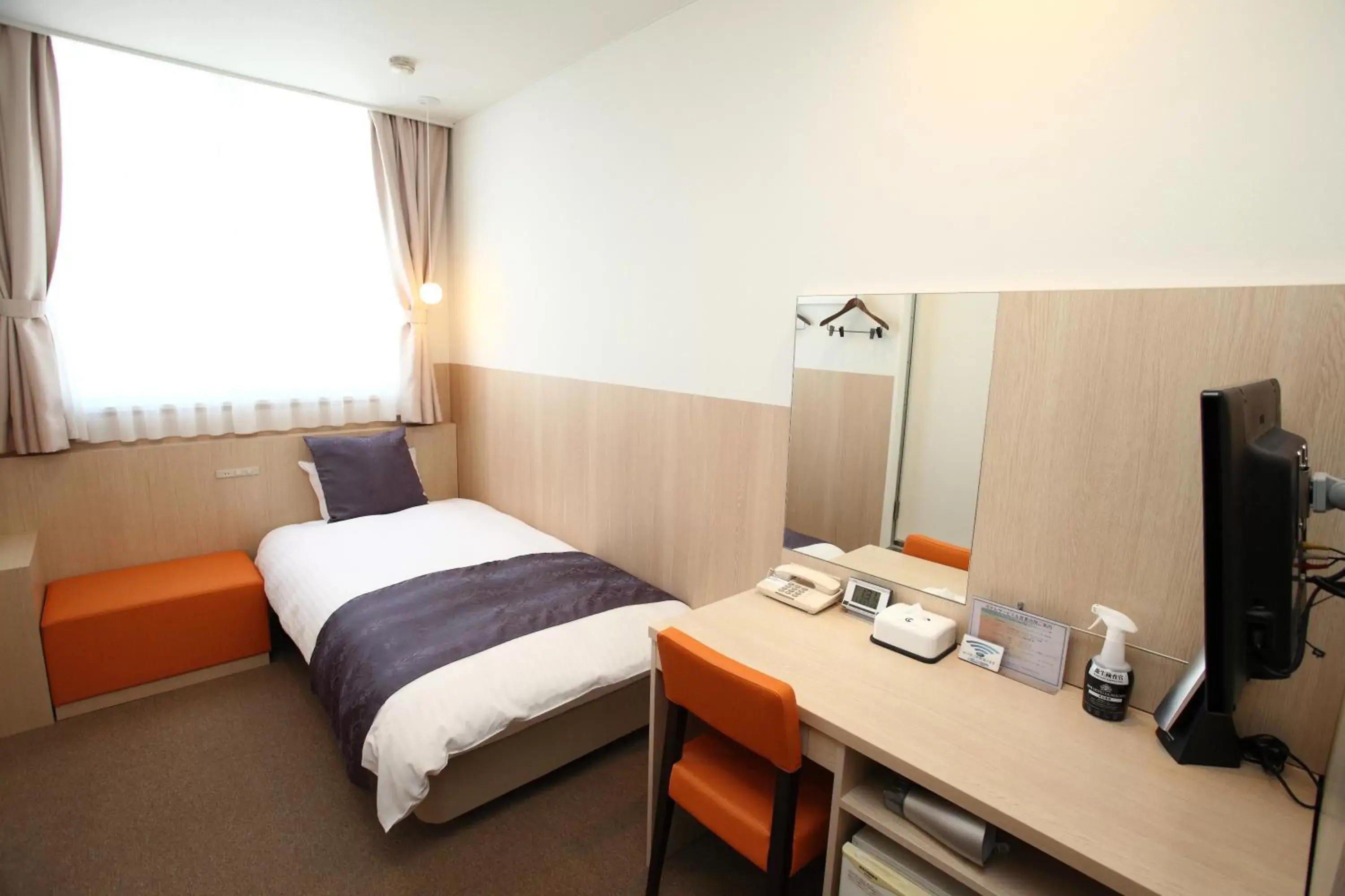 Photo of the whole room, Bed in New Commander Hotel Osaka Neyagawa