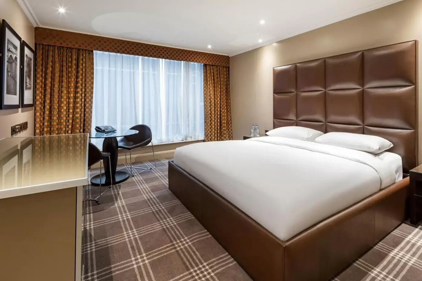 Bedroom, Bed in Radisson Blu Edwardian Heathrow Hotel, London