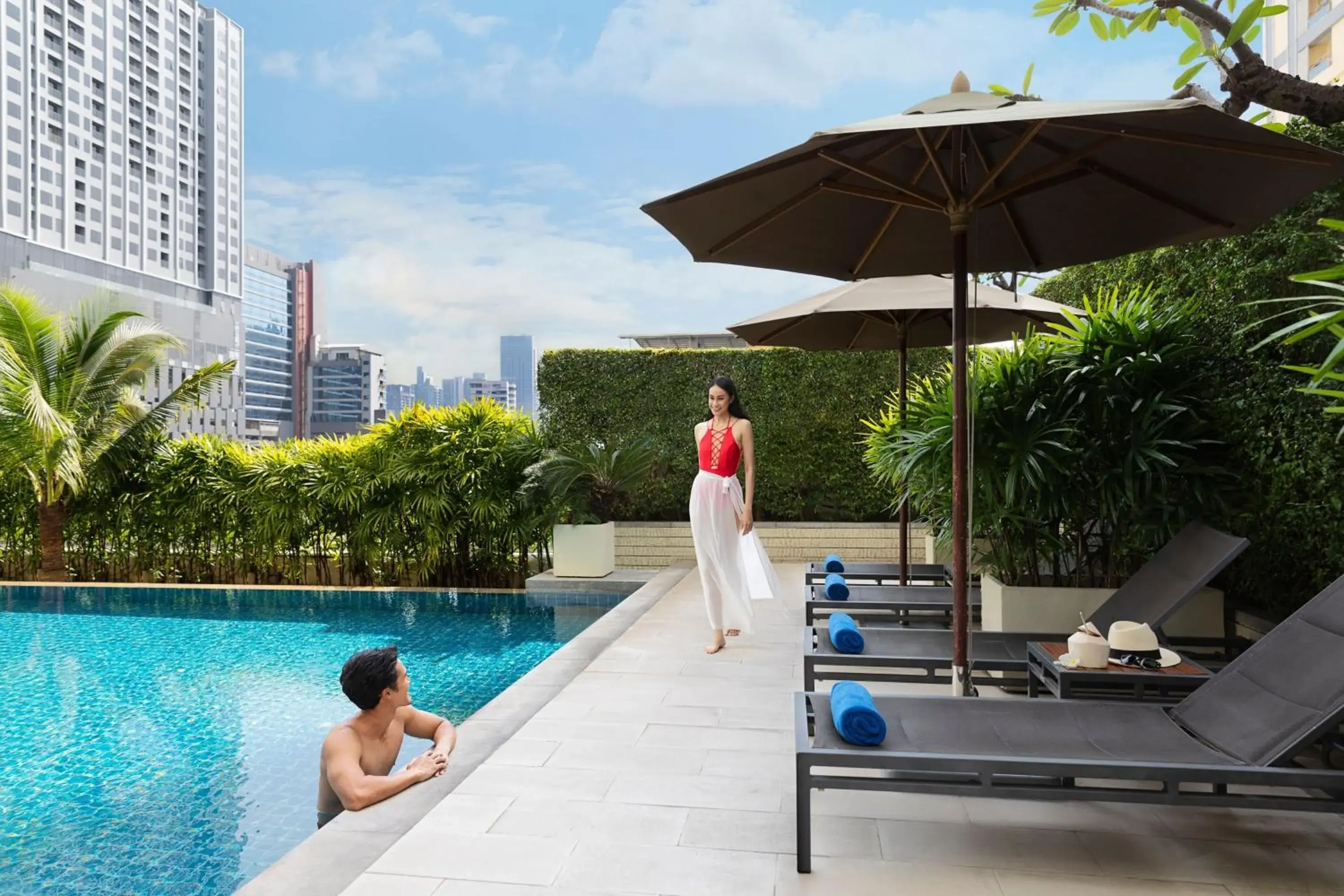 Swimming Pool in Marriott Executive Apartments Sukhumvit Park
