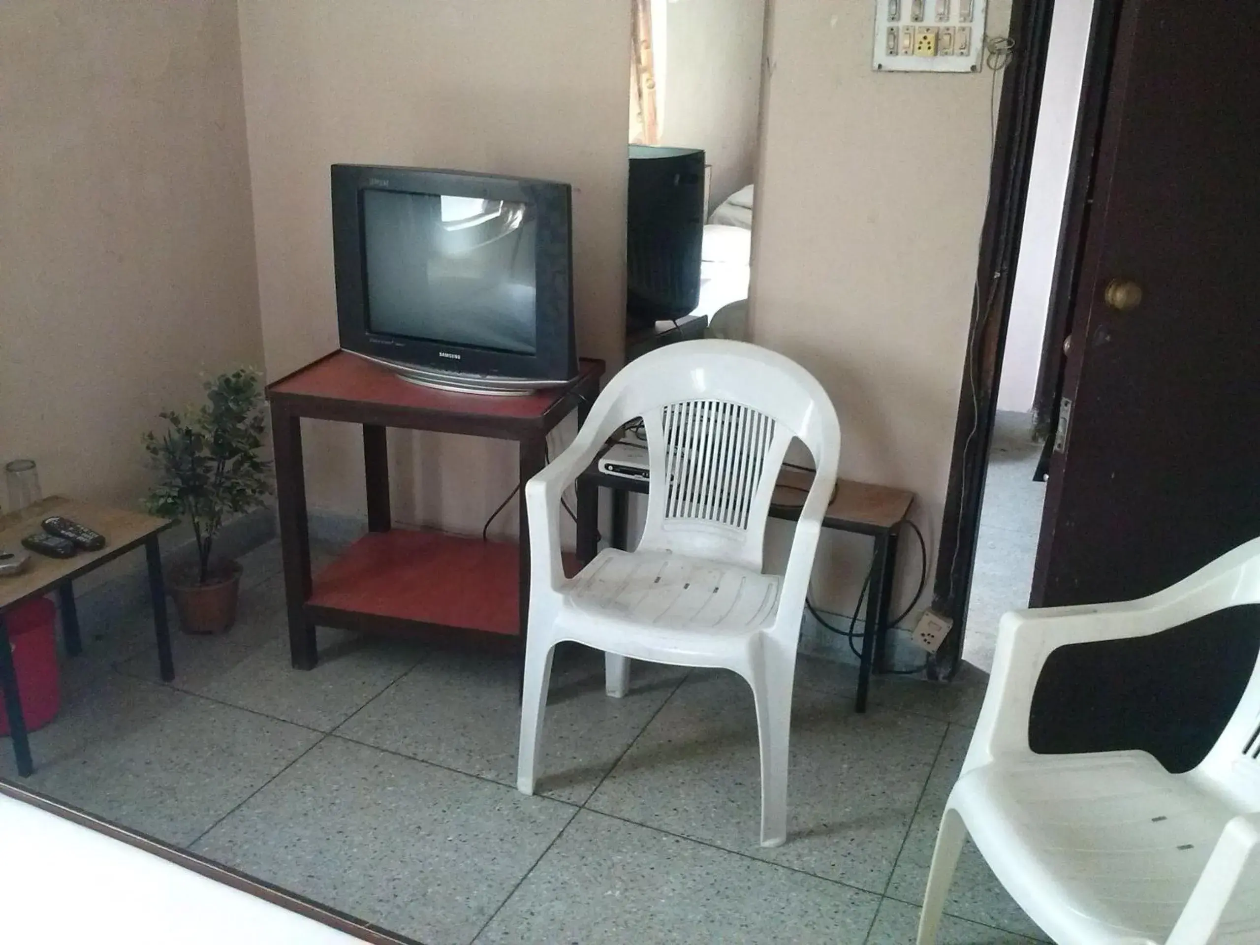 TV and multimedia, TV/Entertainment Center in Capital Guest House