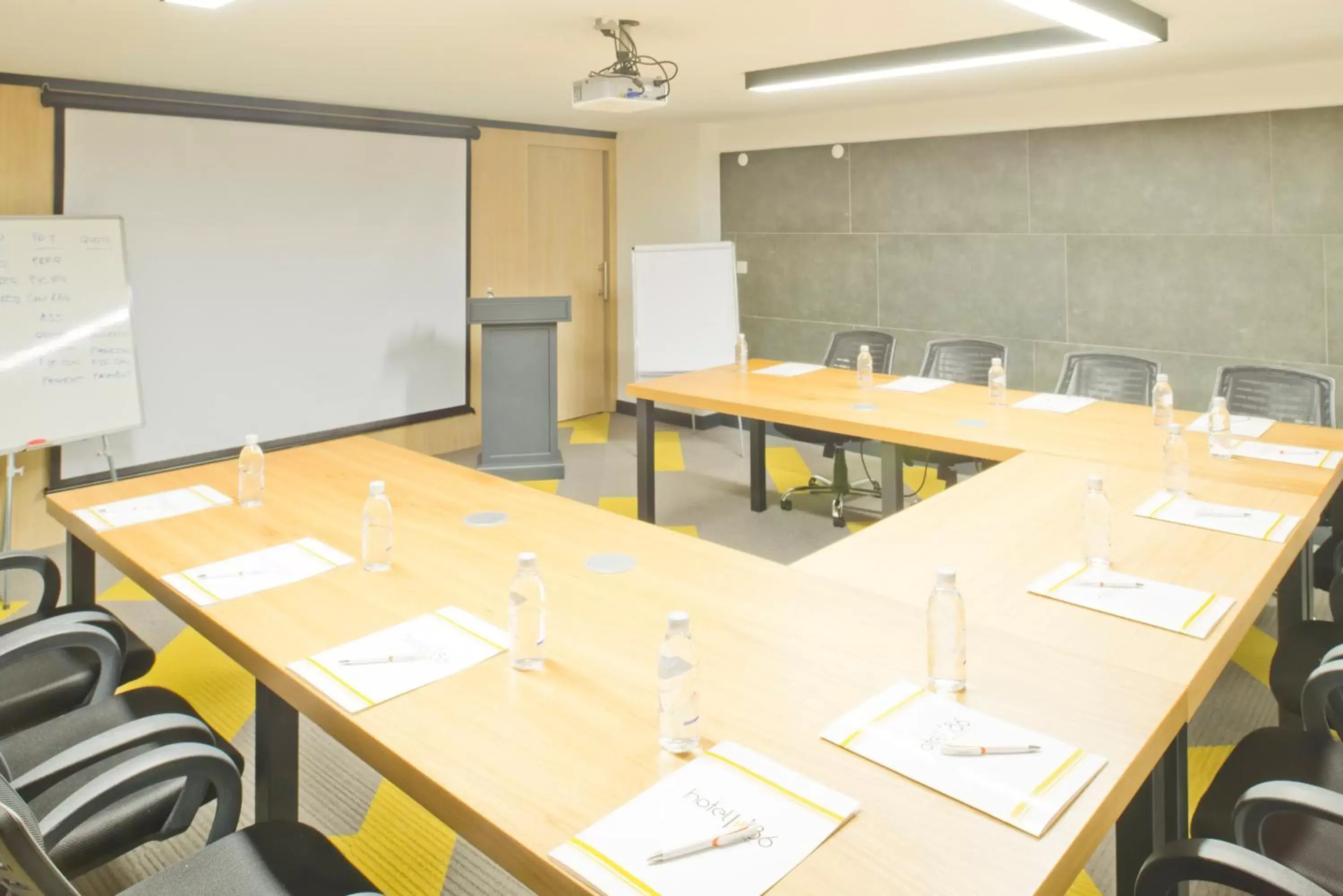 Meeting/conference room, Business Area/Conference Room in Hotel 86 By Katipoğlu