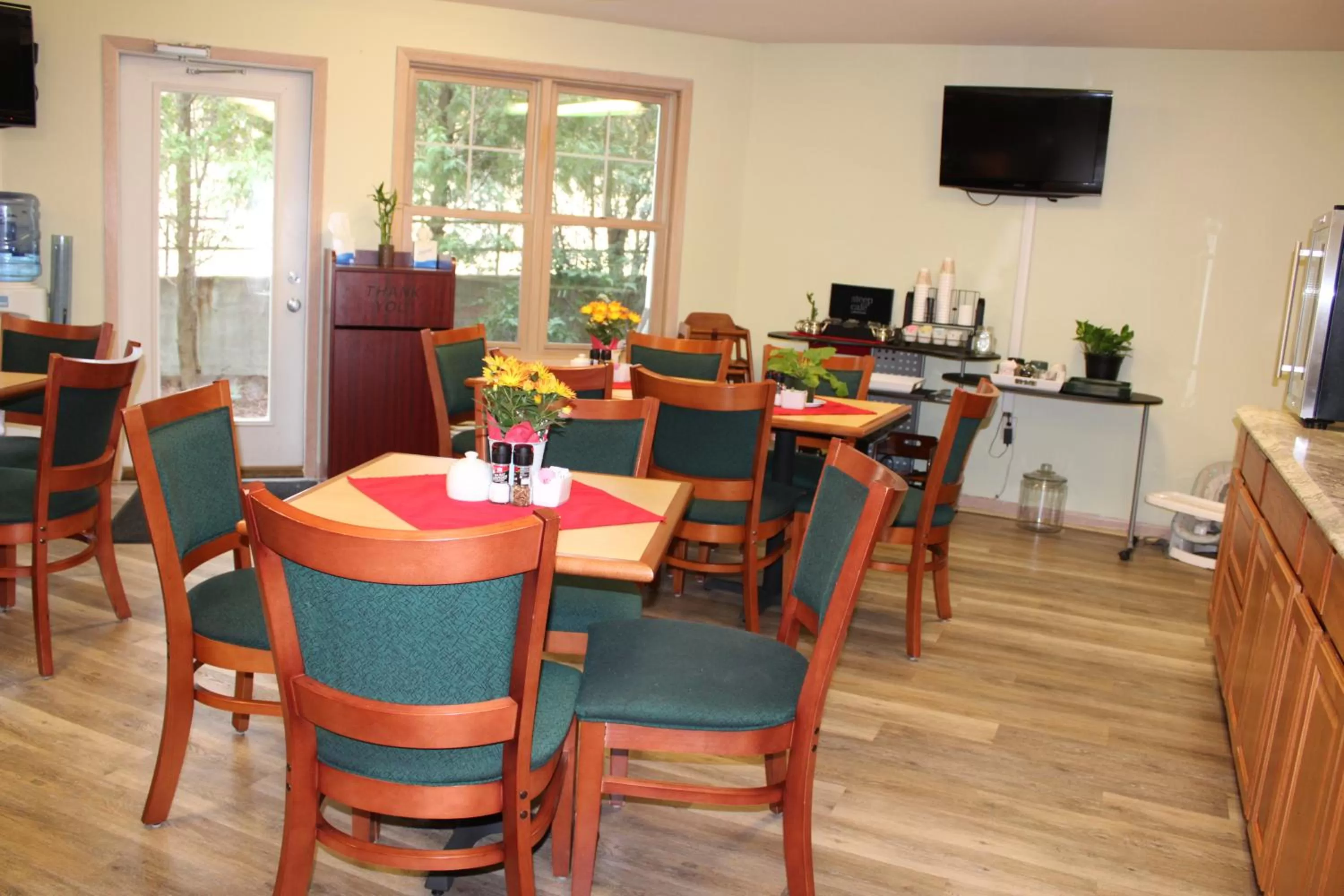 Restaurant/Places to Eat in Mill Creek Hotel