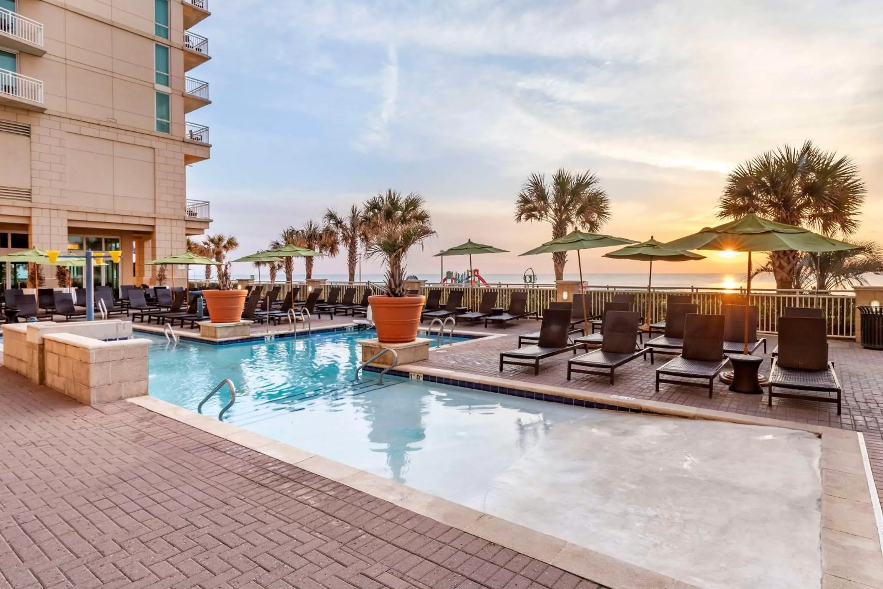 Pool view, Swimming Pool in Hilton Vacation Club Oceanaire Virginia Beach