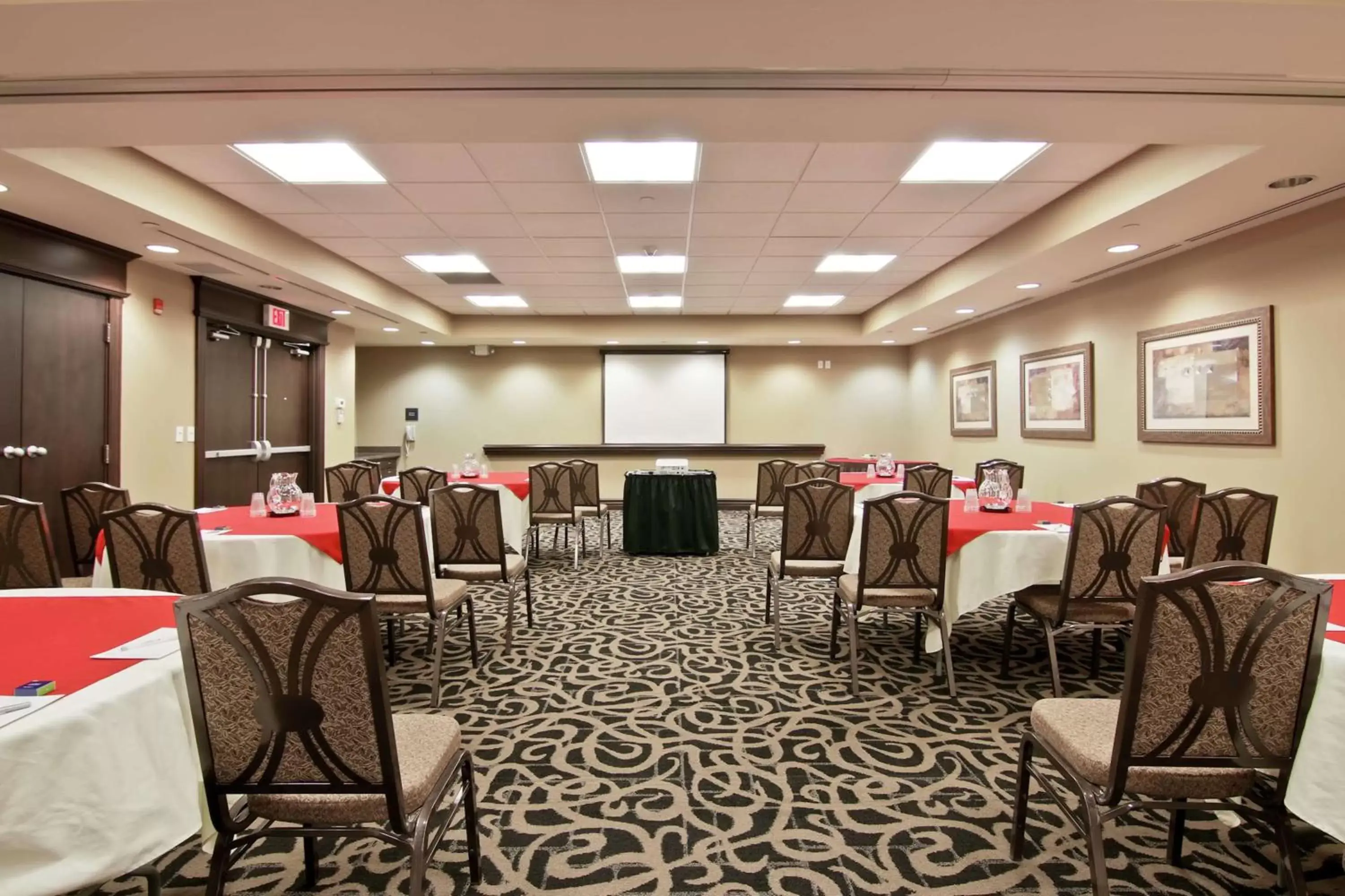 Meeting/conference room, Restaurant/Places to Eat in Hampton Inn by Hilton North Bay