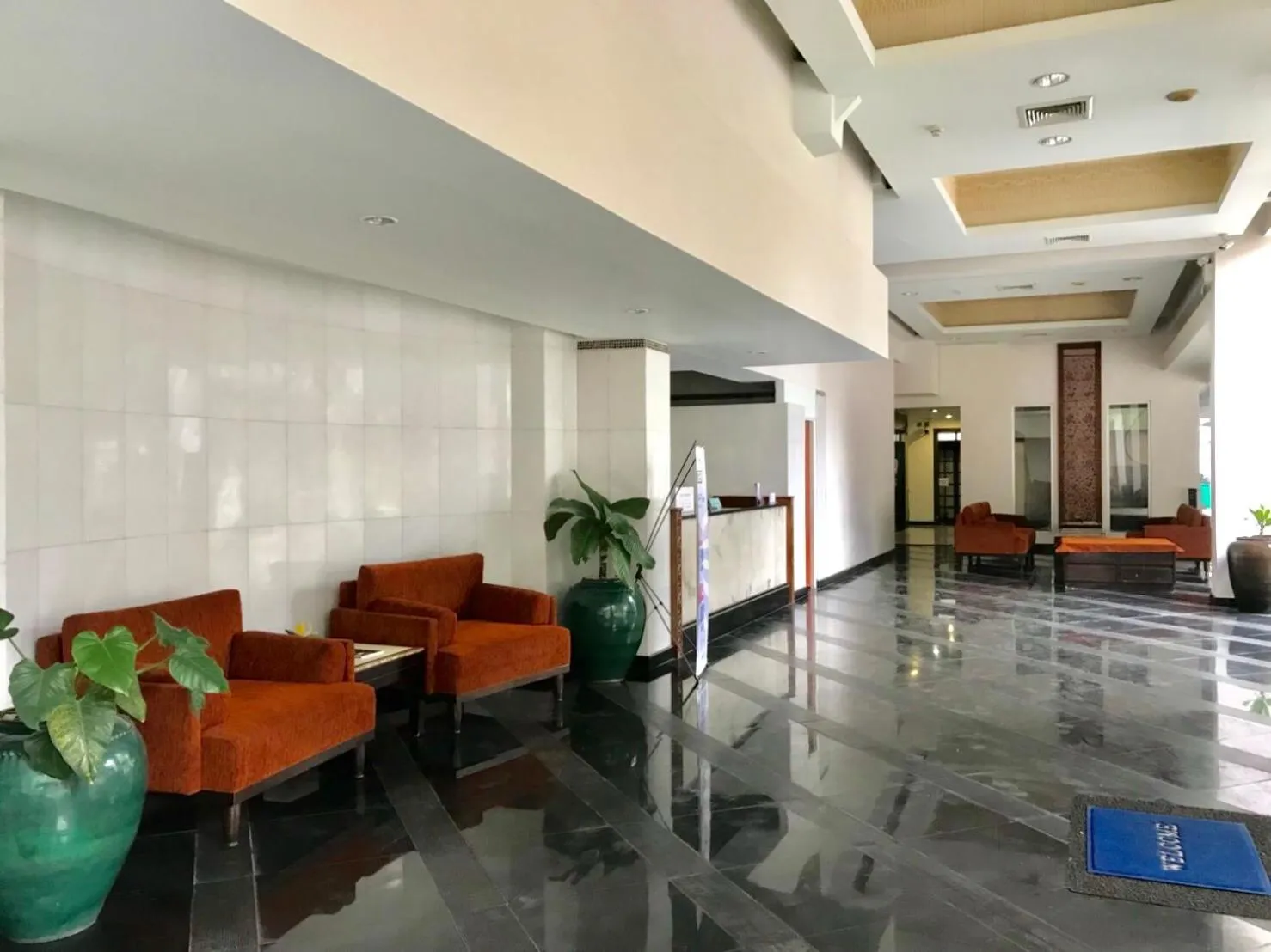 Lobby or reception, Lobby/Reception in Twin Peaks Sukhumvit Suites