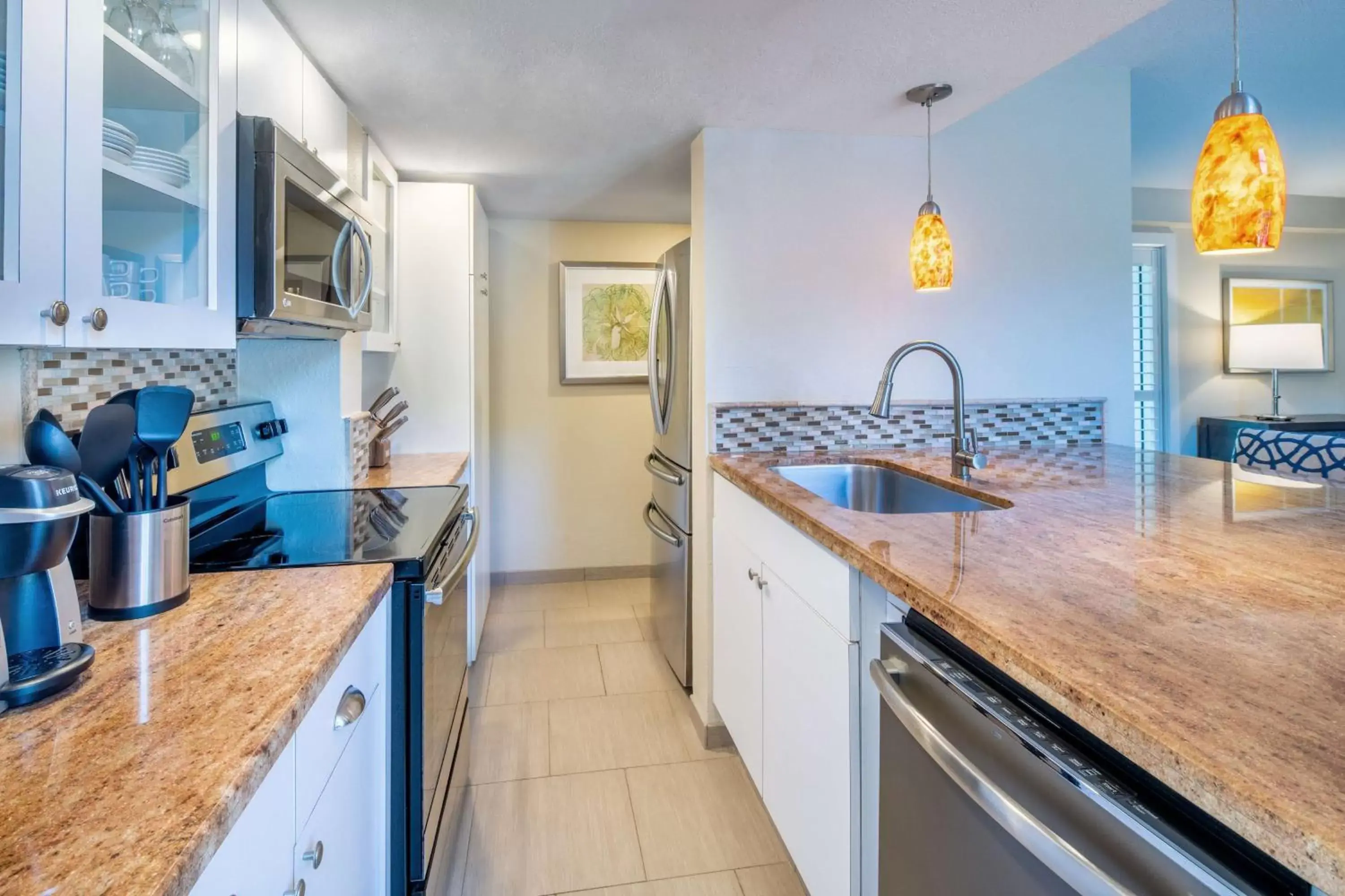 Photo of the whole room, Kitchen/Kitchenette in Grand Hyatt Tampa Bay