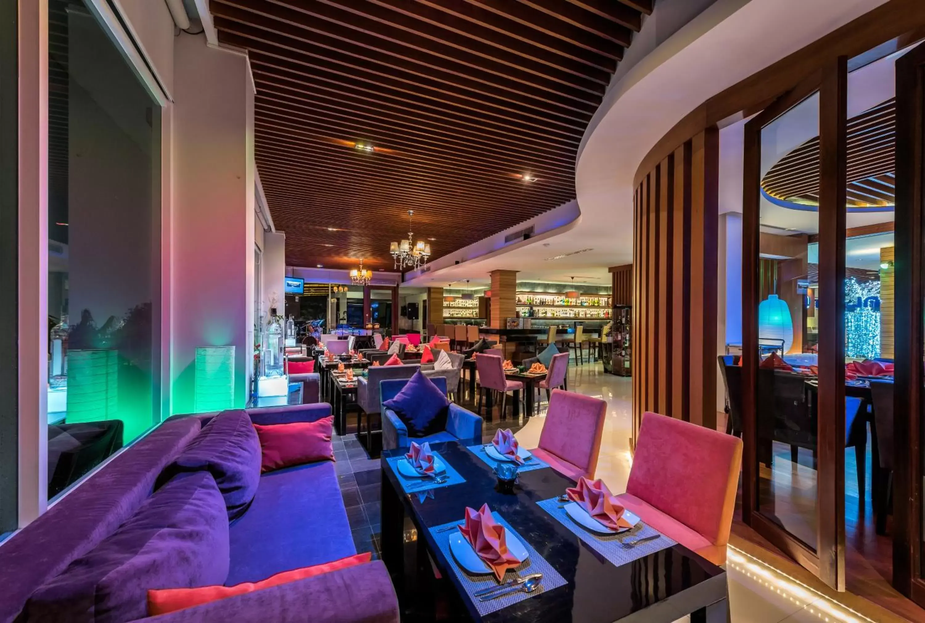 Restaurant/places to eat in Wyndham Sea Pearl Resort, Phuket