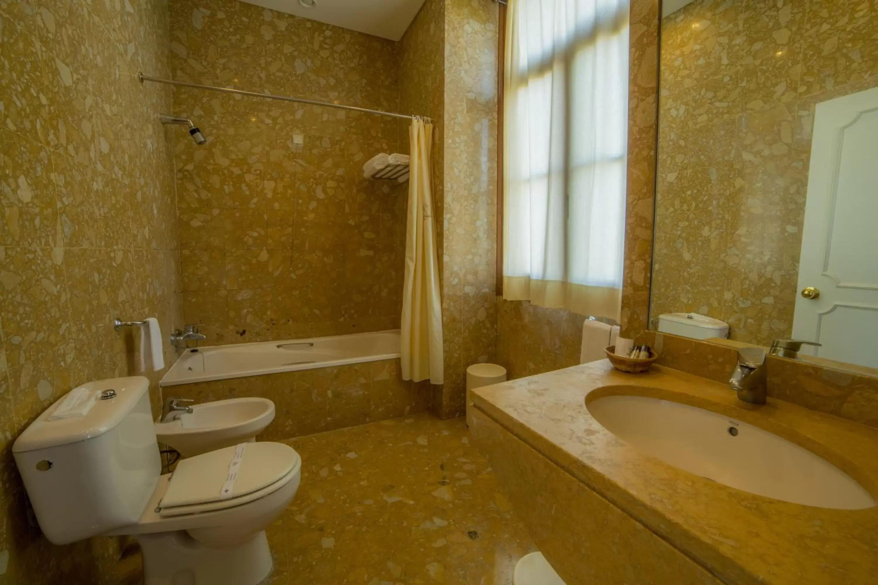 Bathroom in Hotel do Elevador