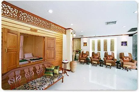 Spa and wellness centre/facilities in Wall Street Inn, Bangkok