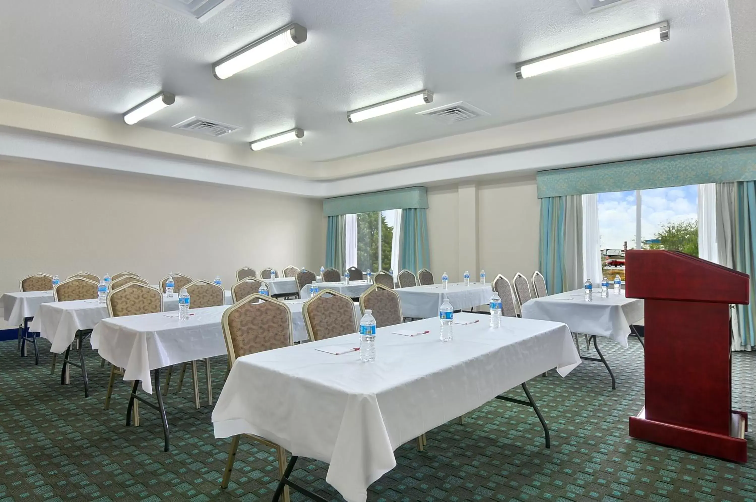 Banquet/Function facilities in Ramada by Wyndham South Waco