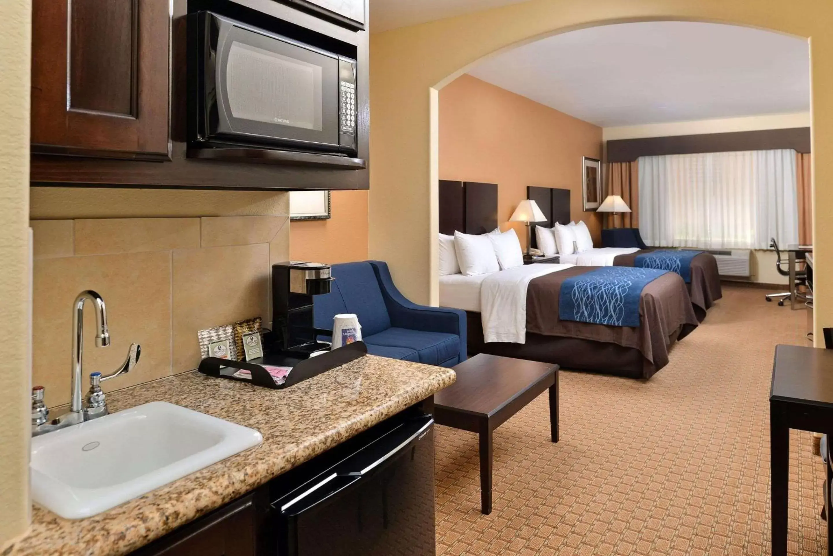 Kitchen or kitchenette in Comfort Inn & Suites Mexia