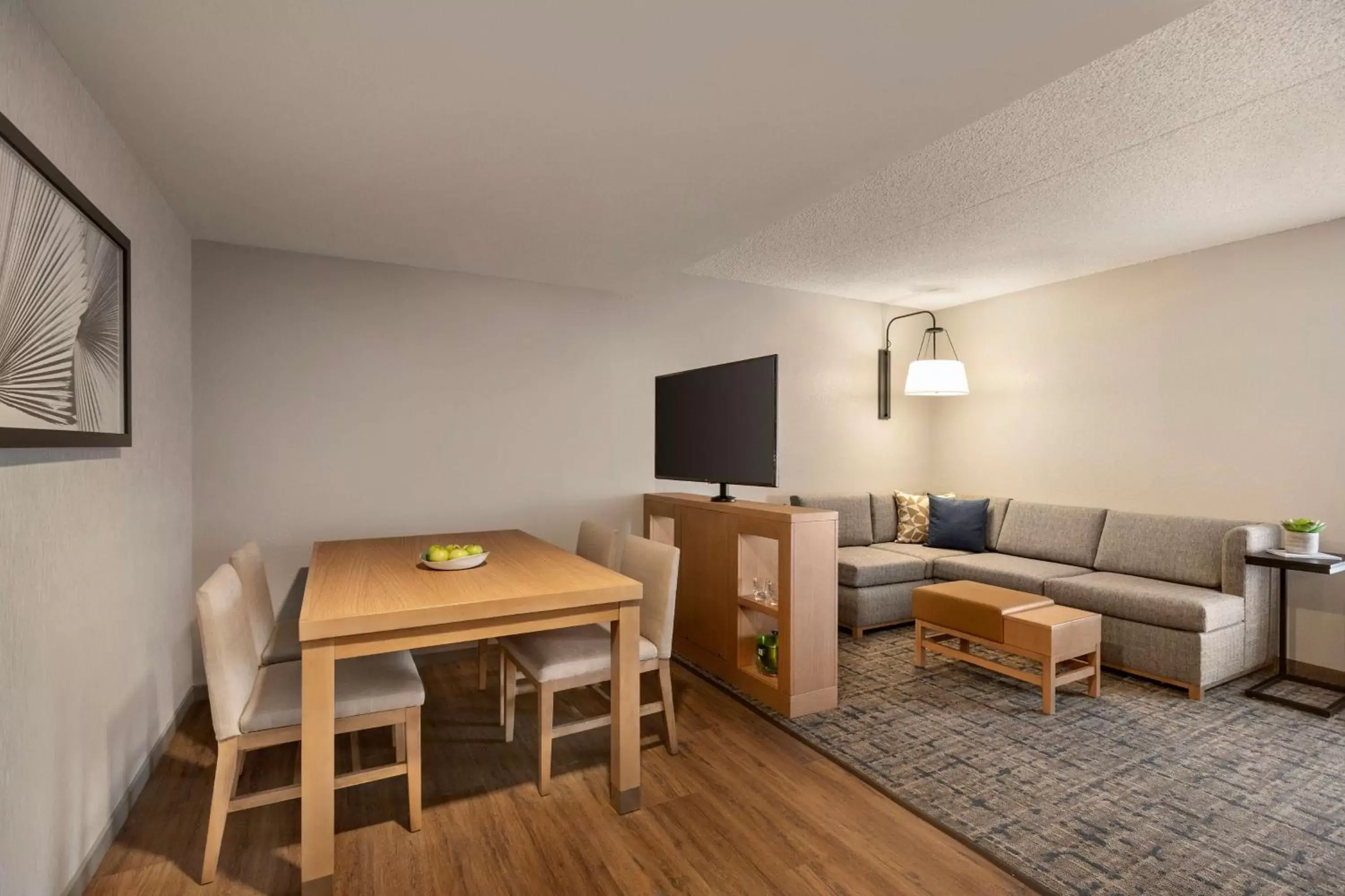 Photo of the whole room, Seating Area in Hyatt Place Tucson Central