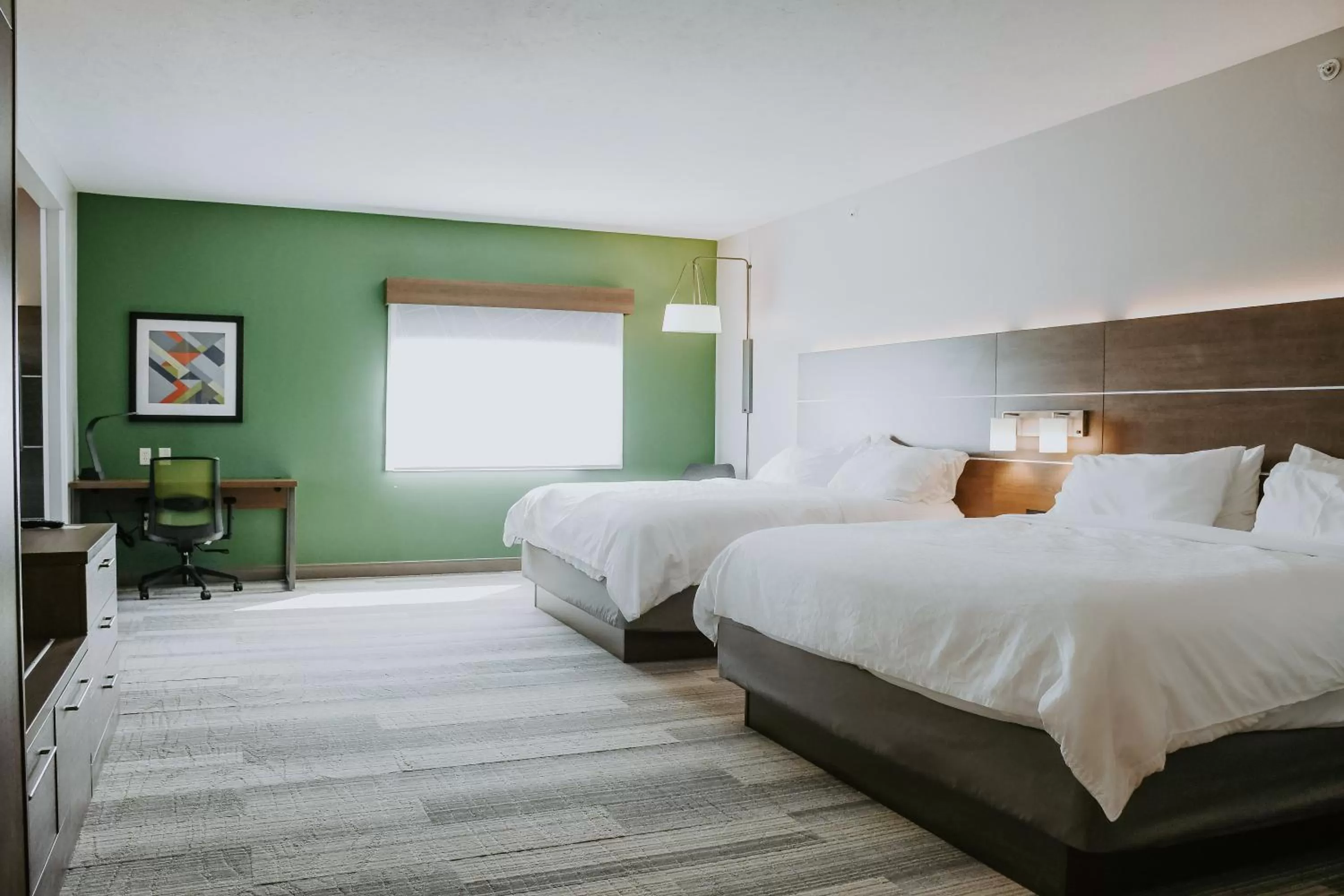 Photo of the whole room, Bed in Holiday Inn Express Hotel & Suites Lincoln South by IHG