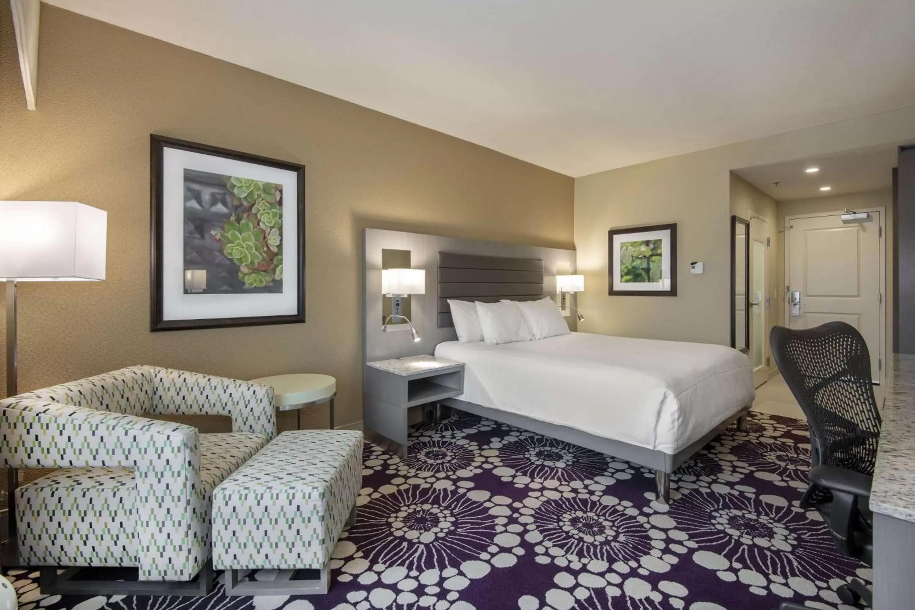 Bedroom, Bed in Hilton Garden Inn Raleigh/Crabtree Valley