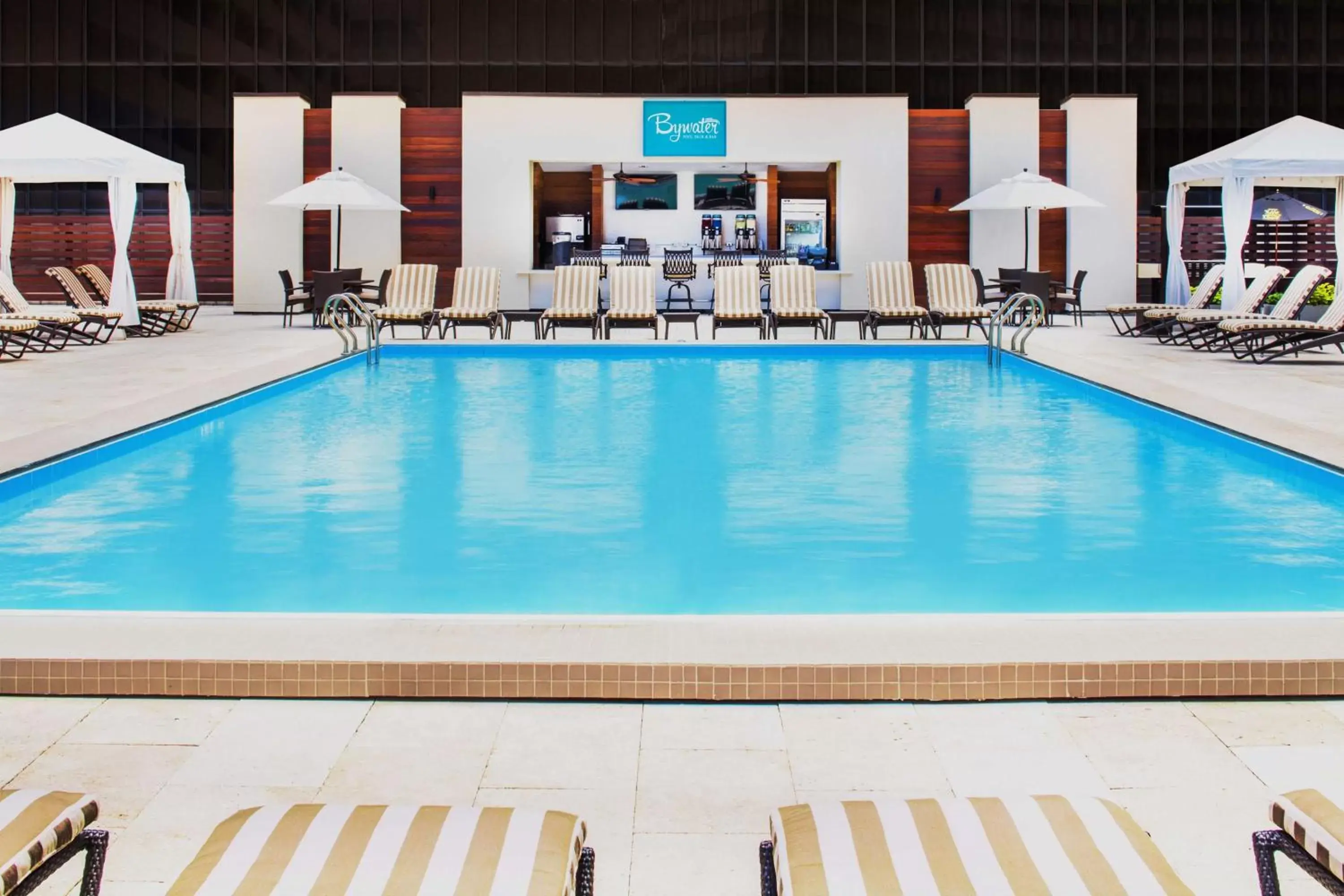 Swimming pool in Hyatt Regency New Orleans