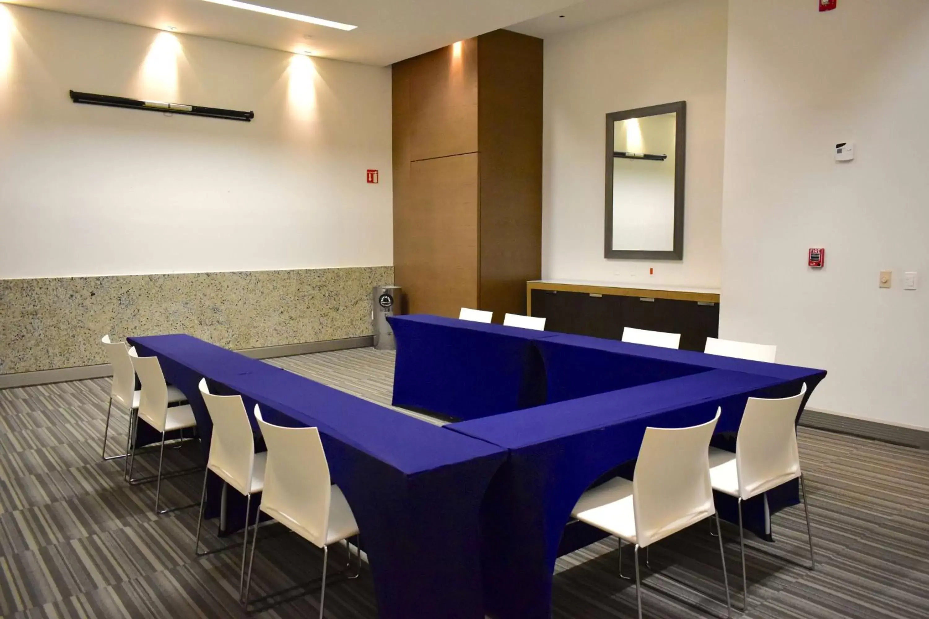 Meeting/conference room in Hampton Inn by Hilton Ciudad del Carmen