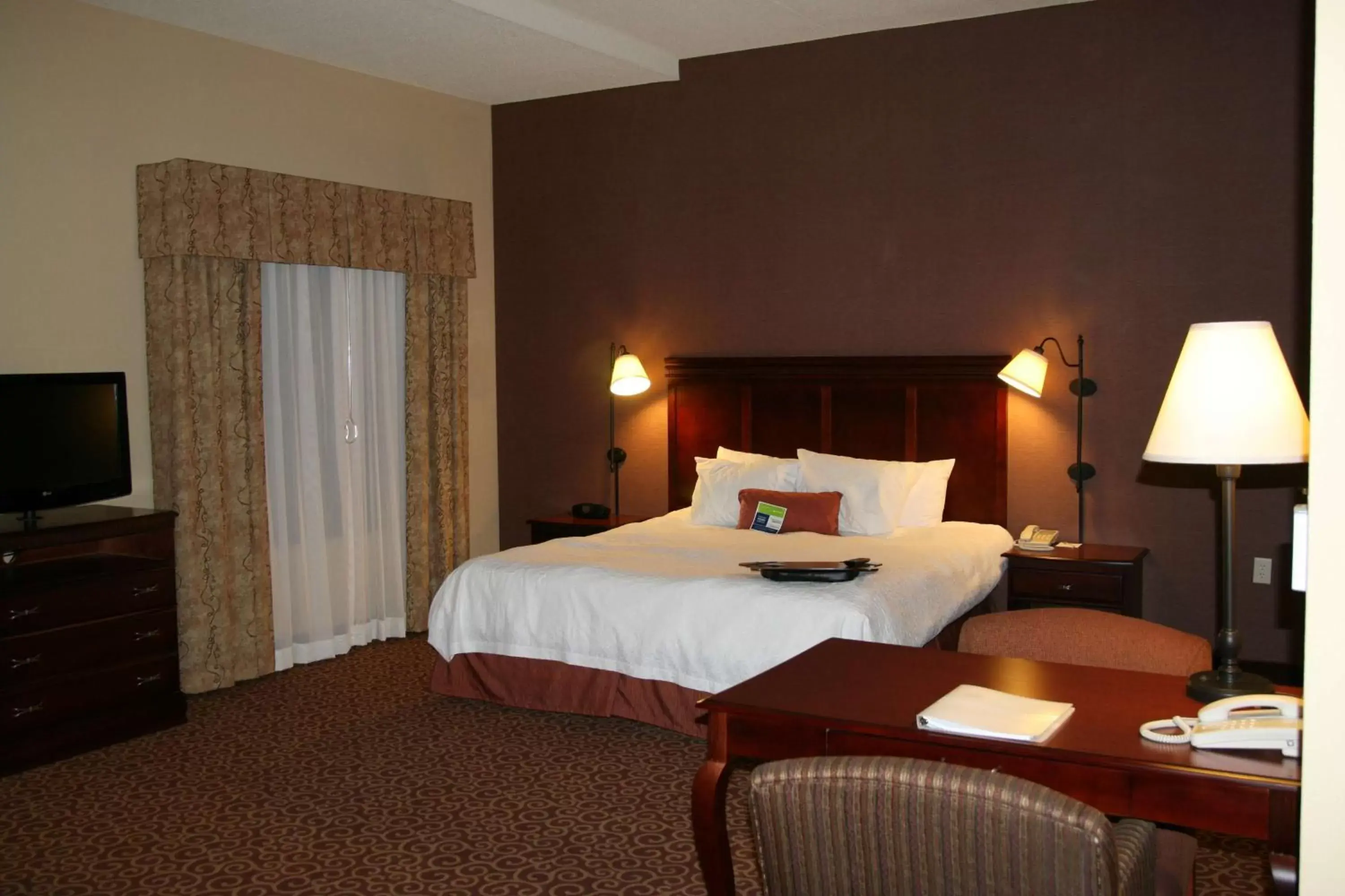 Bed in Hampton Inn & Suites Brookings