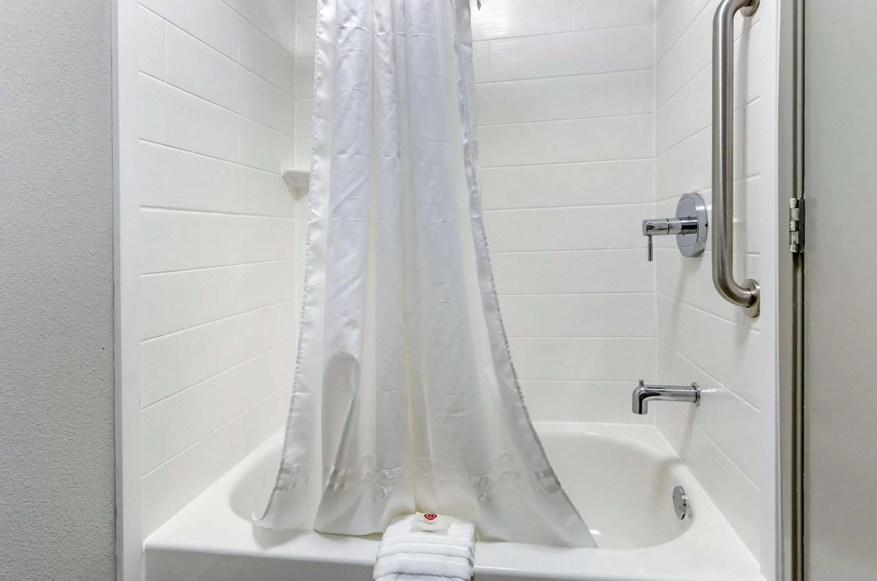 Bathroom in Comfort Inn & Suites Troutville - Roanoke North / Daleville
